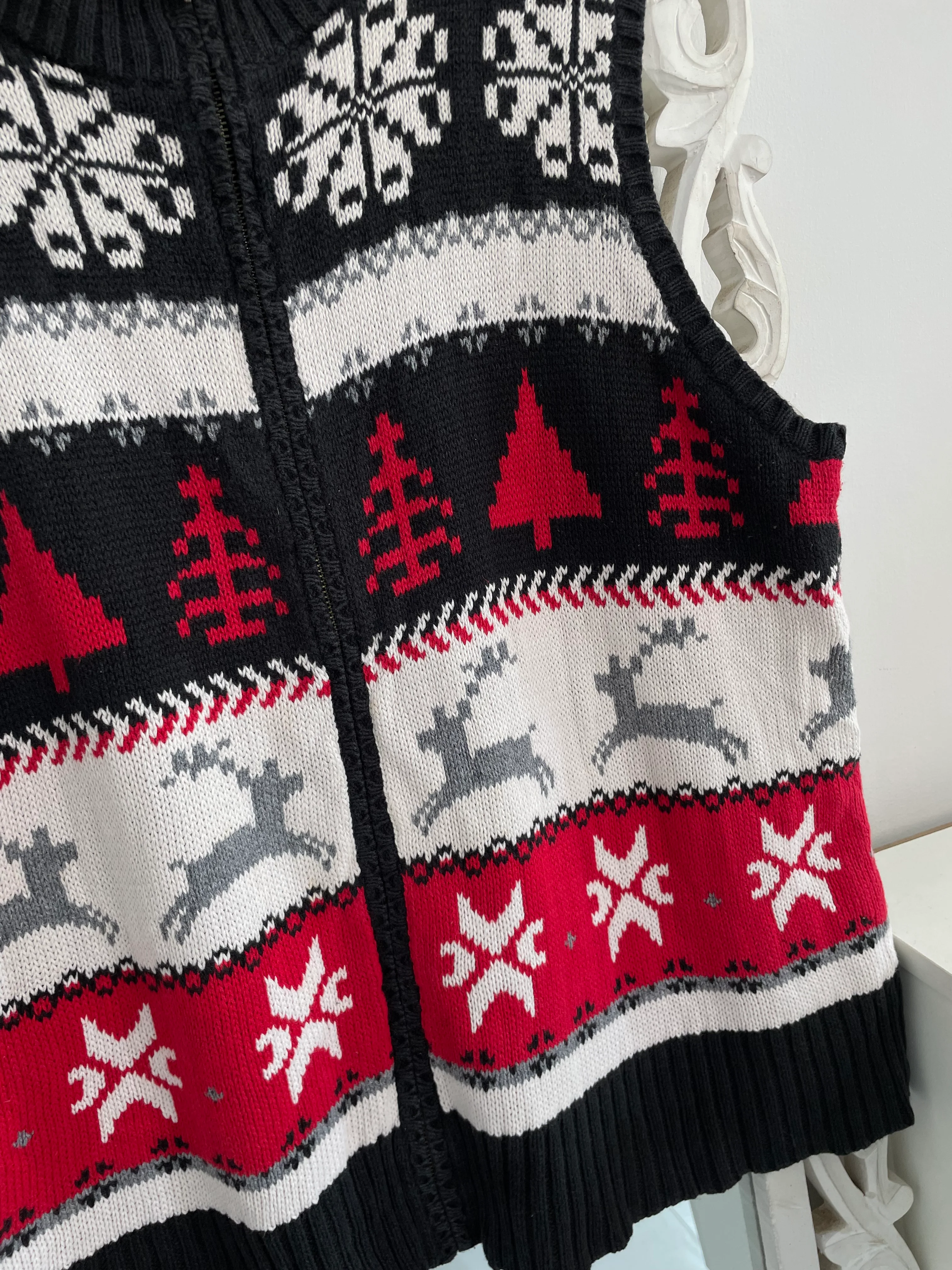 Christopher & Banks Christmas Sweater Vest-Bust 44 - Image 3