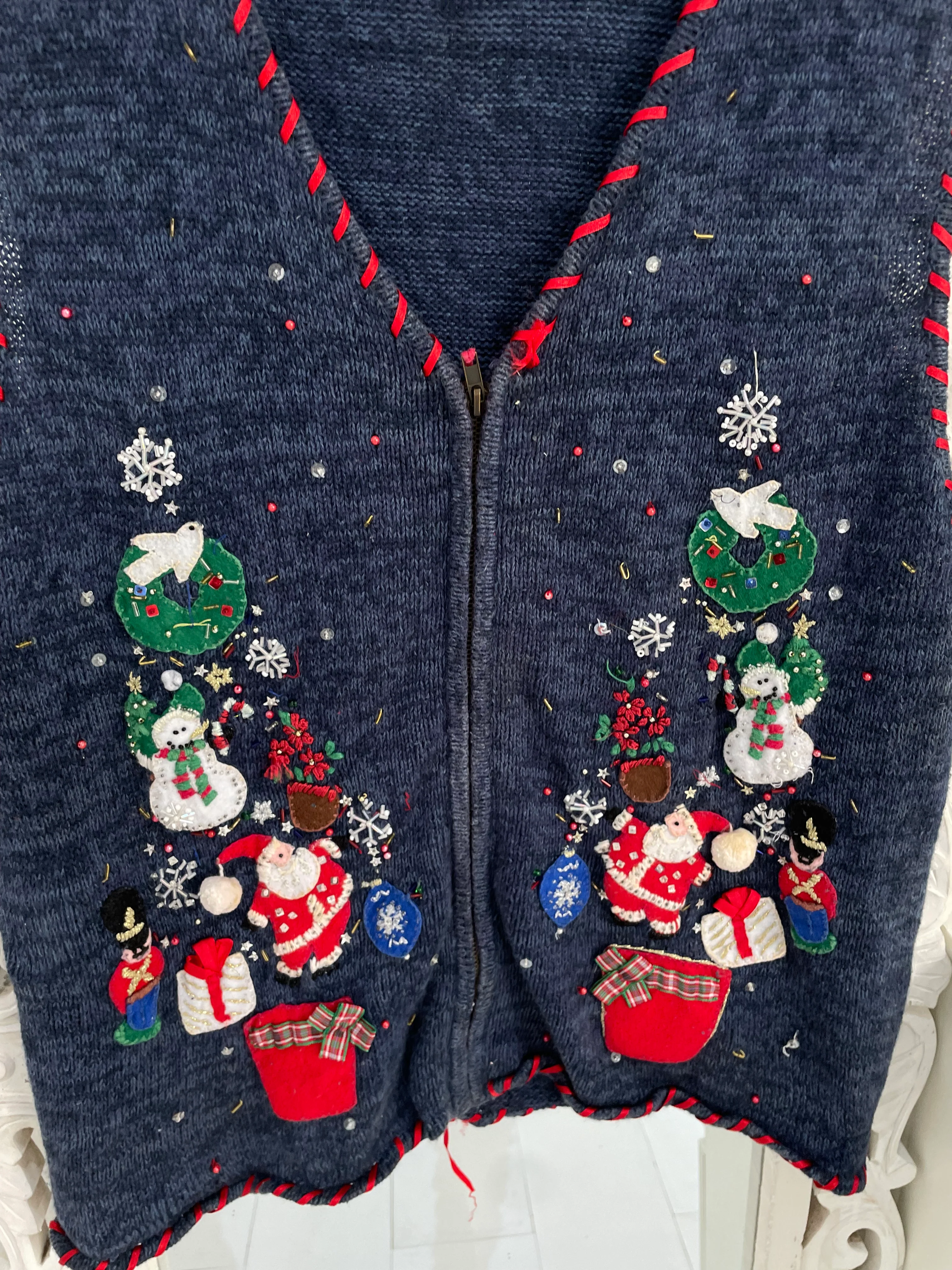 Tiara Christmas Sweater Vest-Bust 42 - Image 2