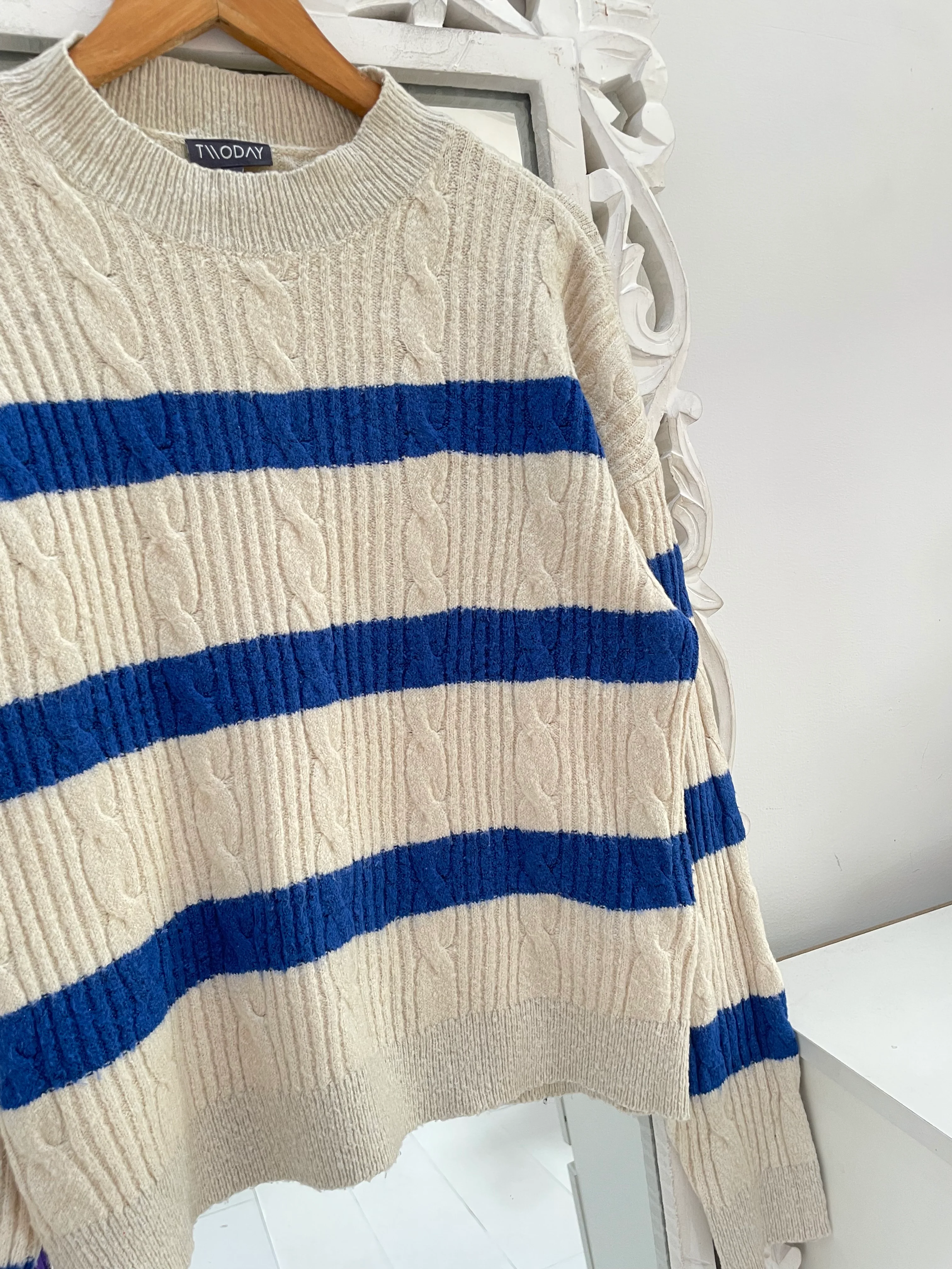 Chunky Pinterest Sweater-Bust 42 - Image 3
