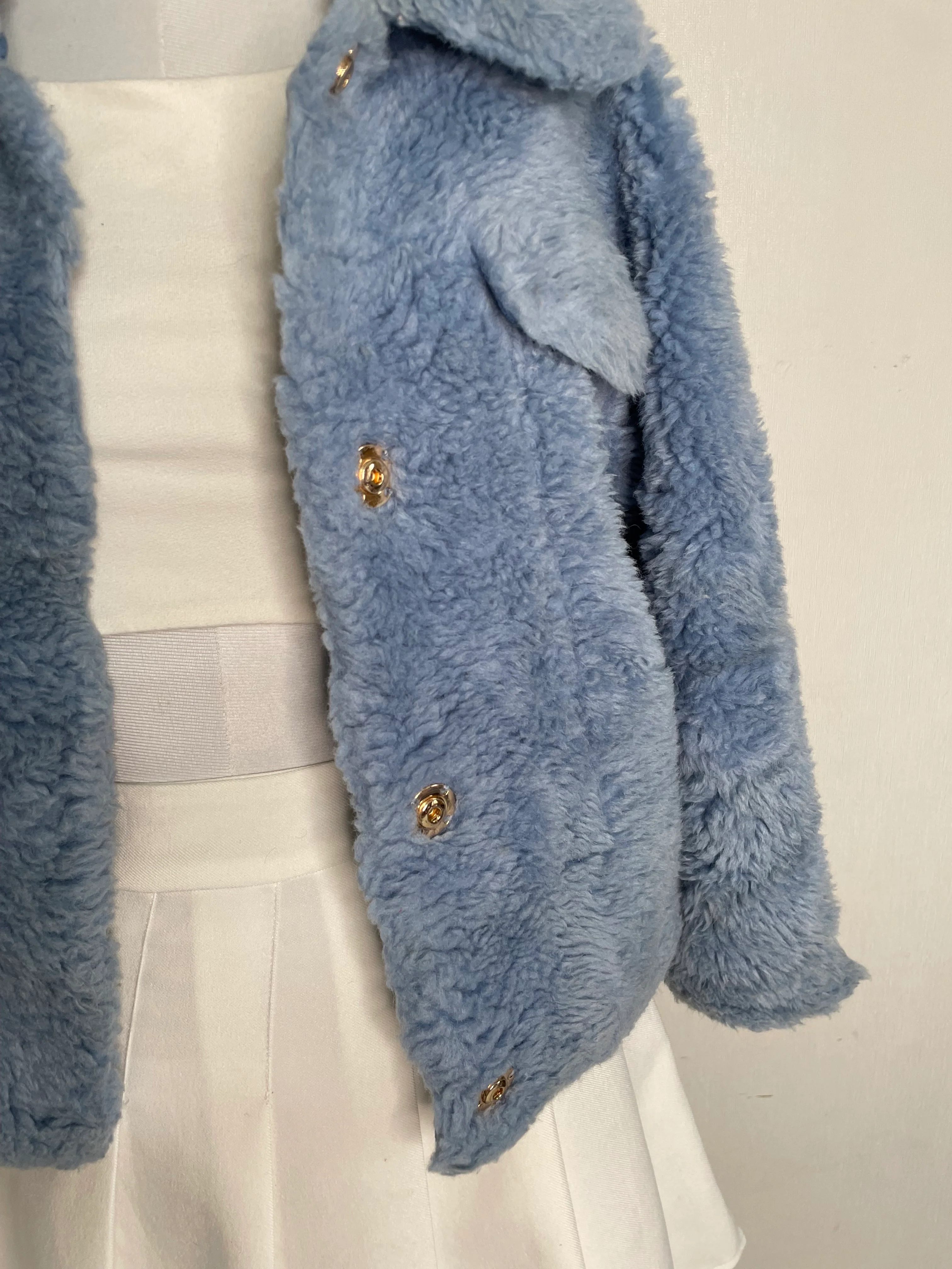 YIGUE BLUE FUR COAT - BUST 36 - Image 3