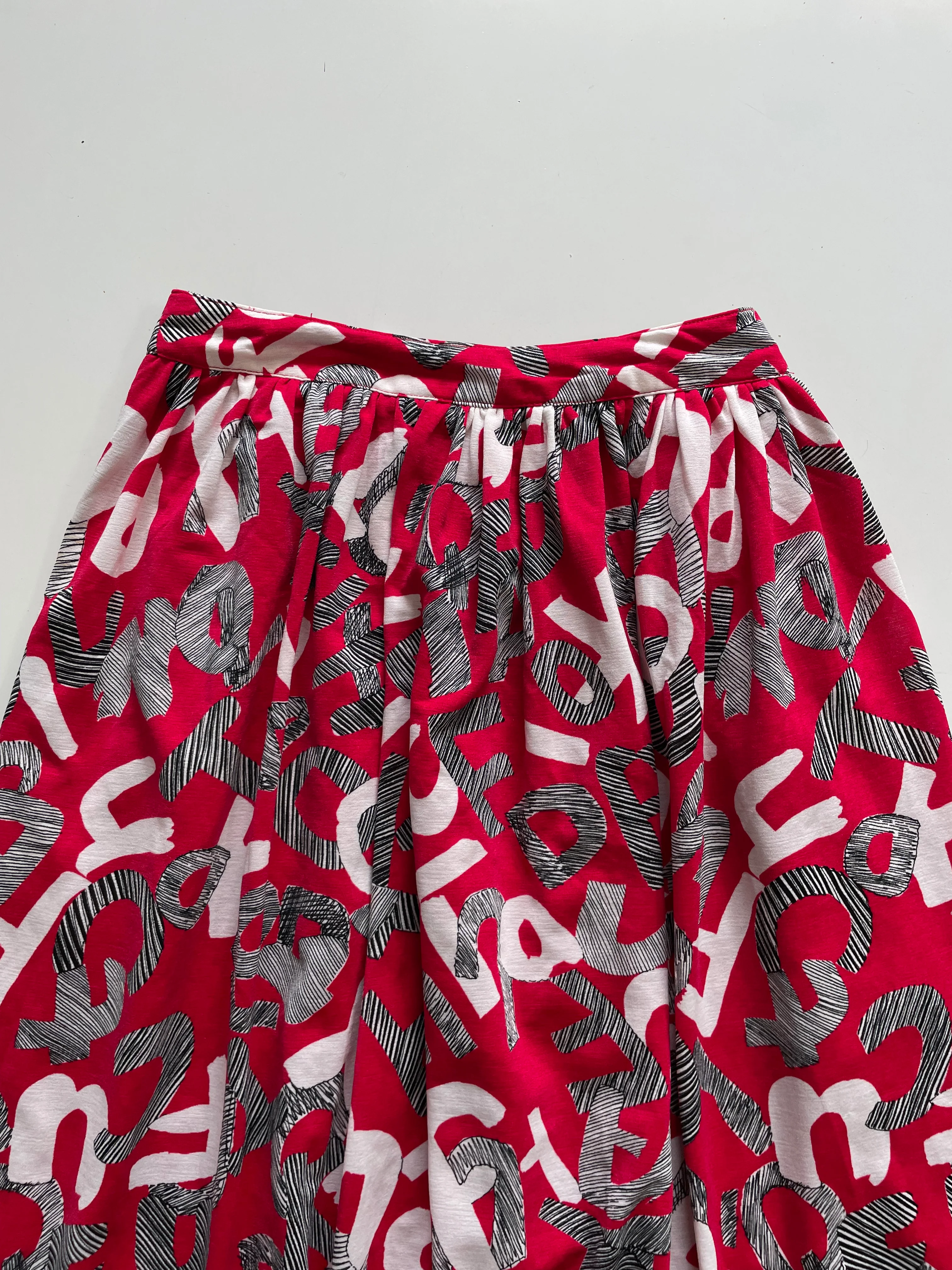 RED PRINTED SKIRT - WAIST 26 - Image 2