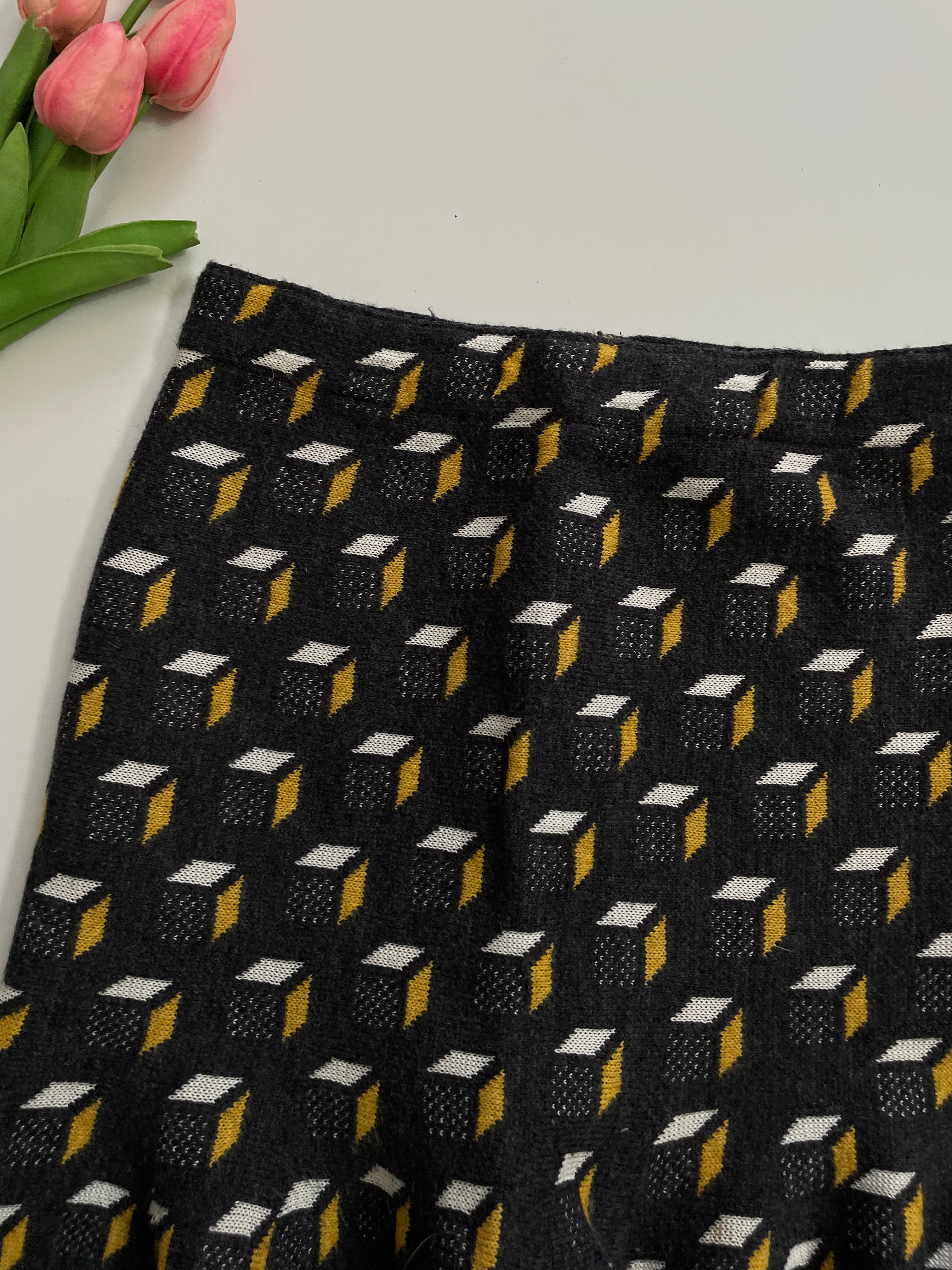 SOUP TWEED SKIRT - WAIST 26 - Image 2