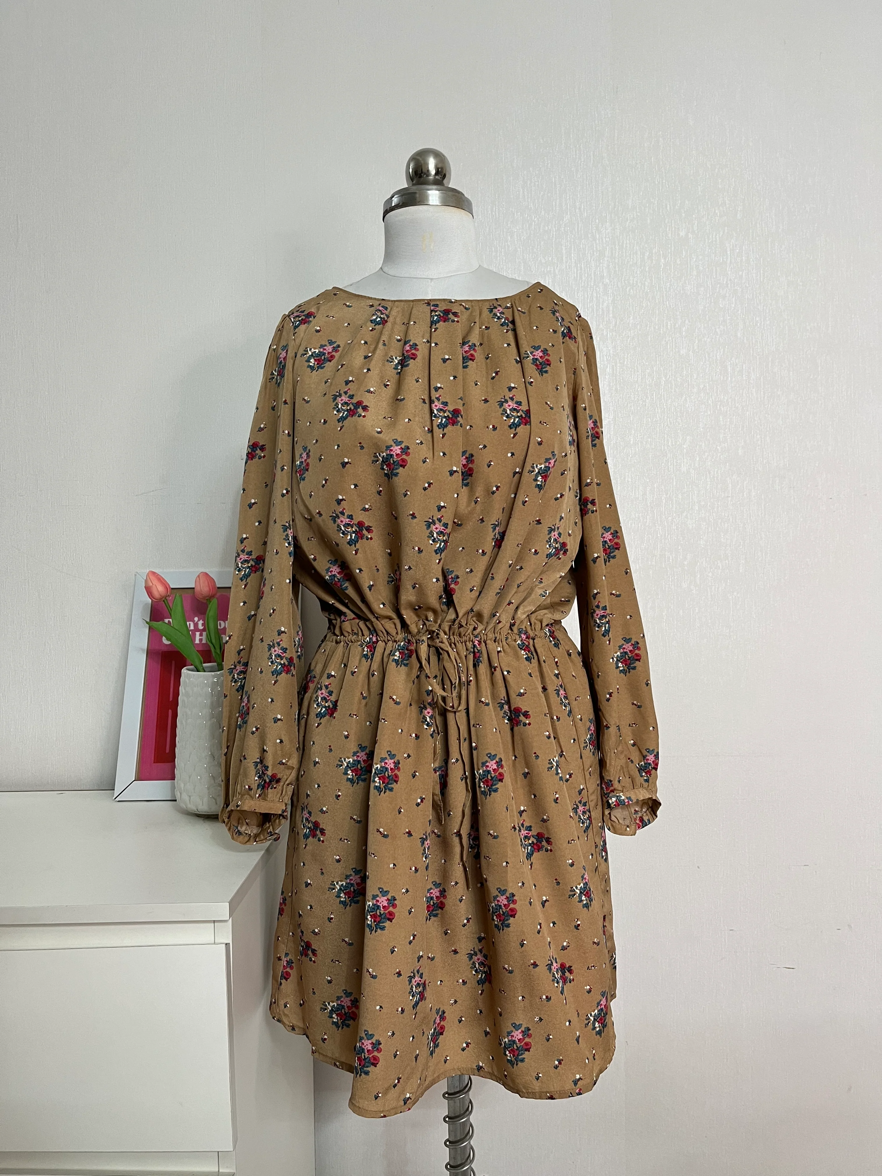 SAND FLORAL DRESS - BUST 36