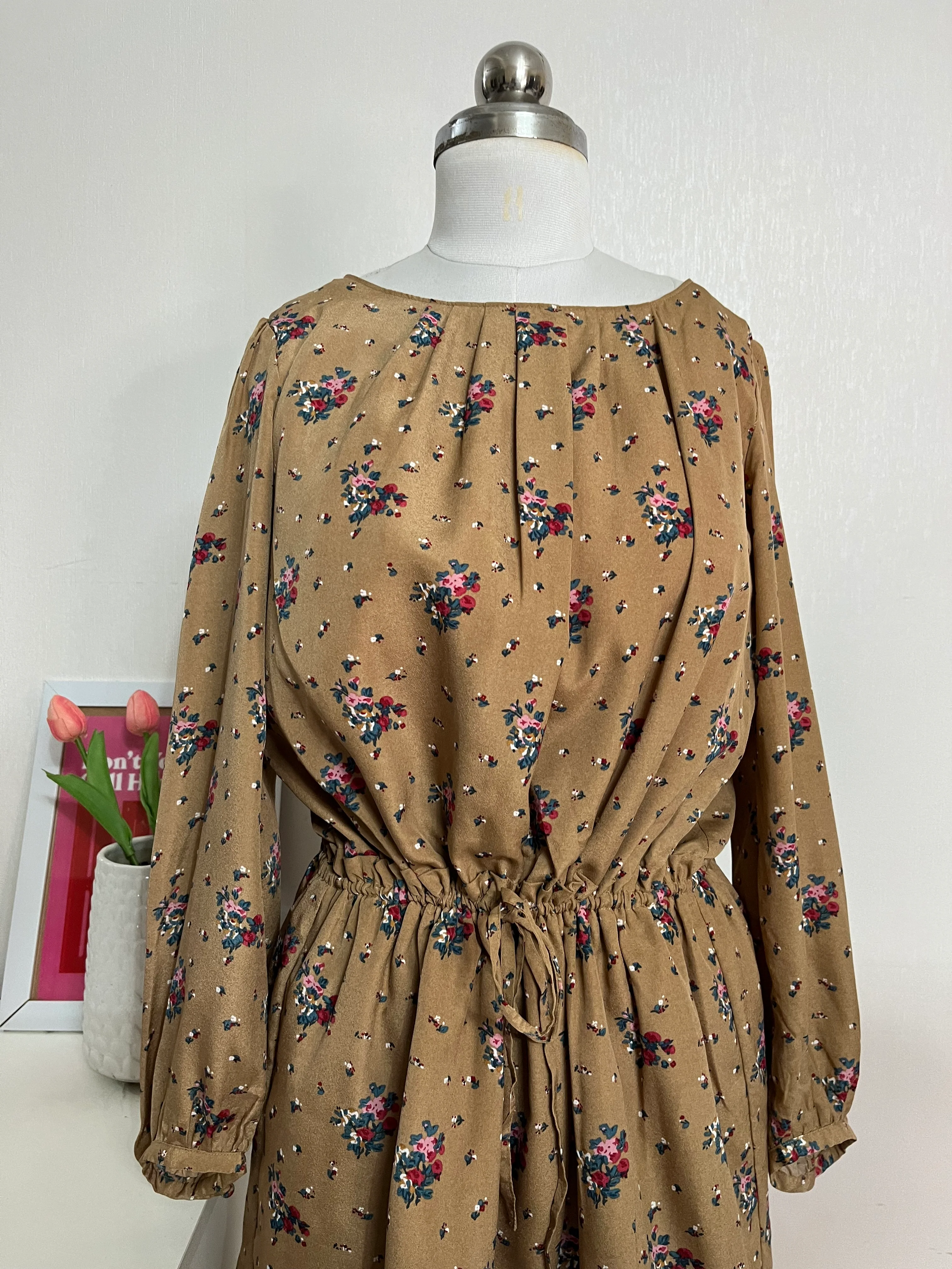 SAND FLORAL DRESS - BUST 36 - Image 2