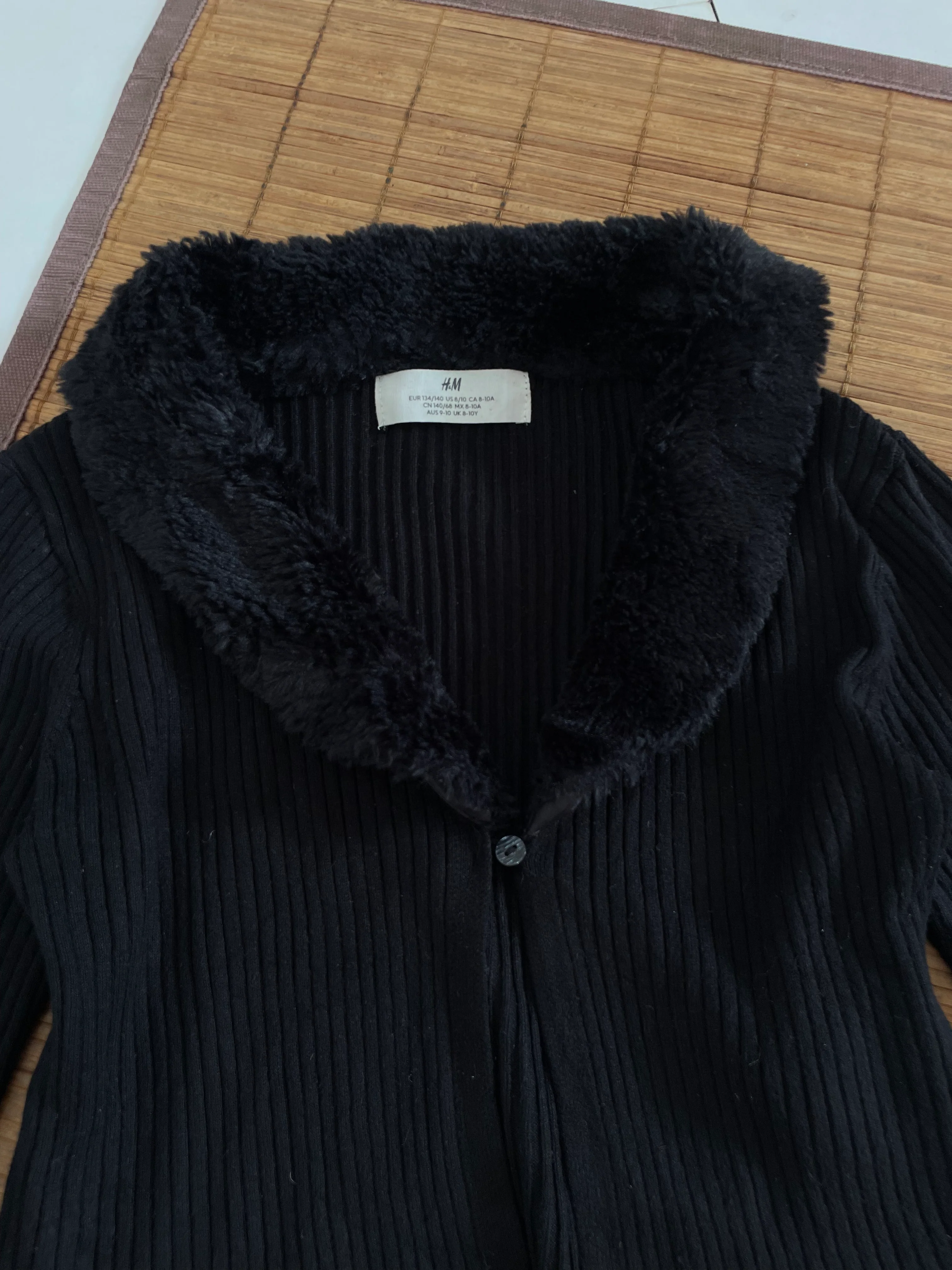 H&M Cozy Winter Top-Bust 32 to 34 - Image 2