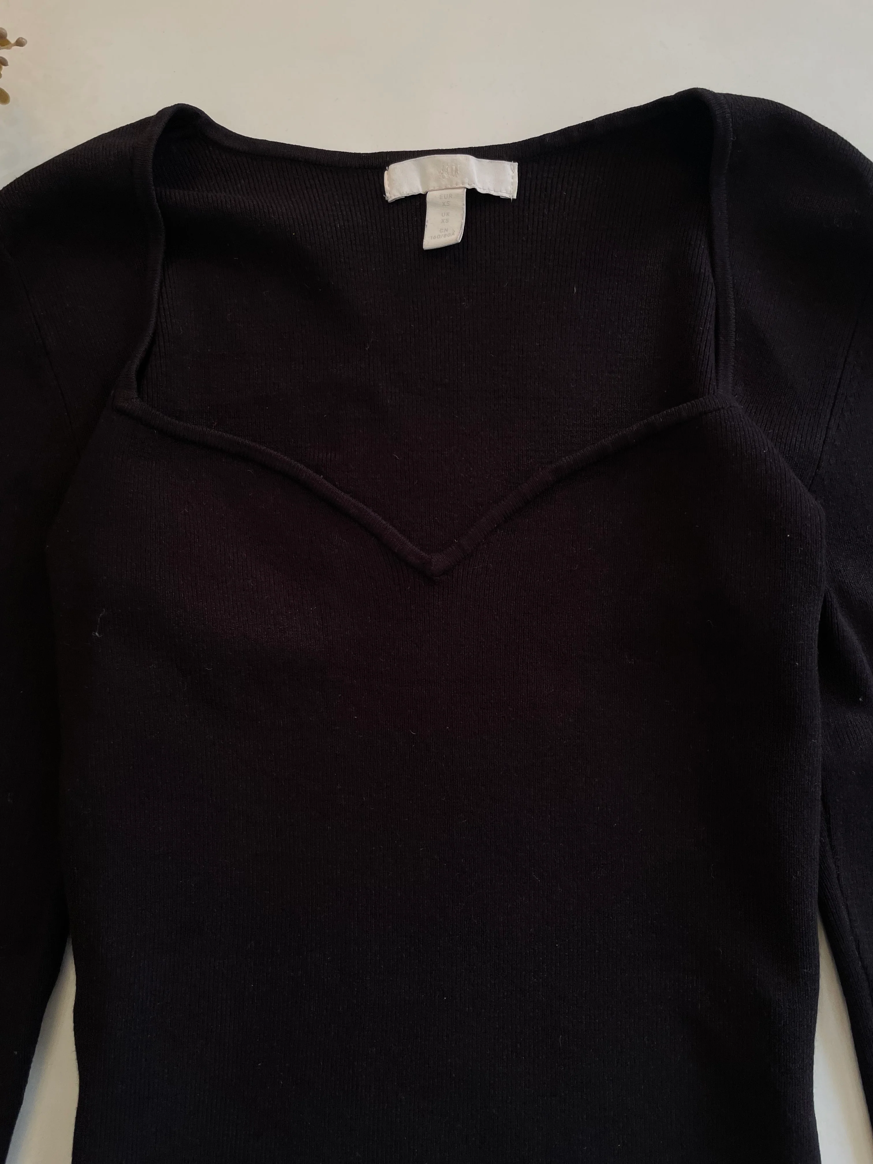 H&M Cozy Winter Top-Bust 32 to 36 - Image 2