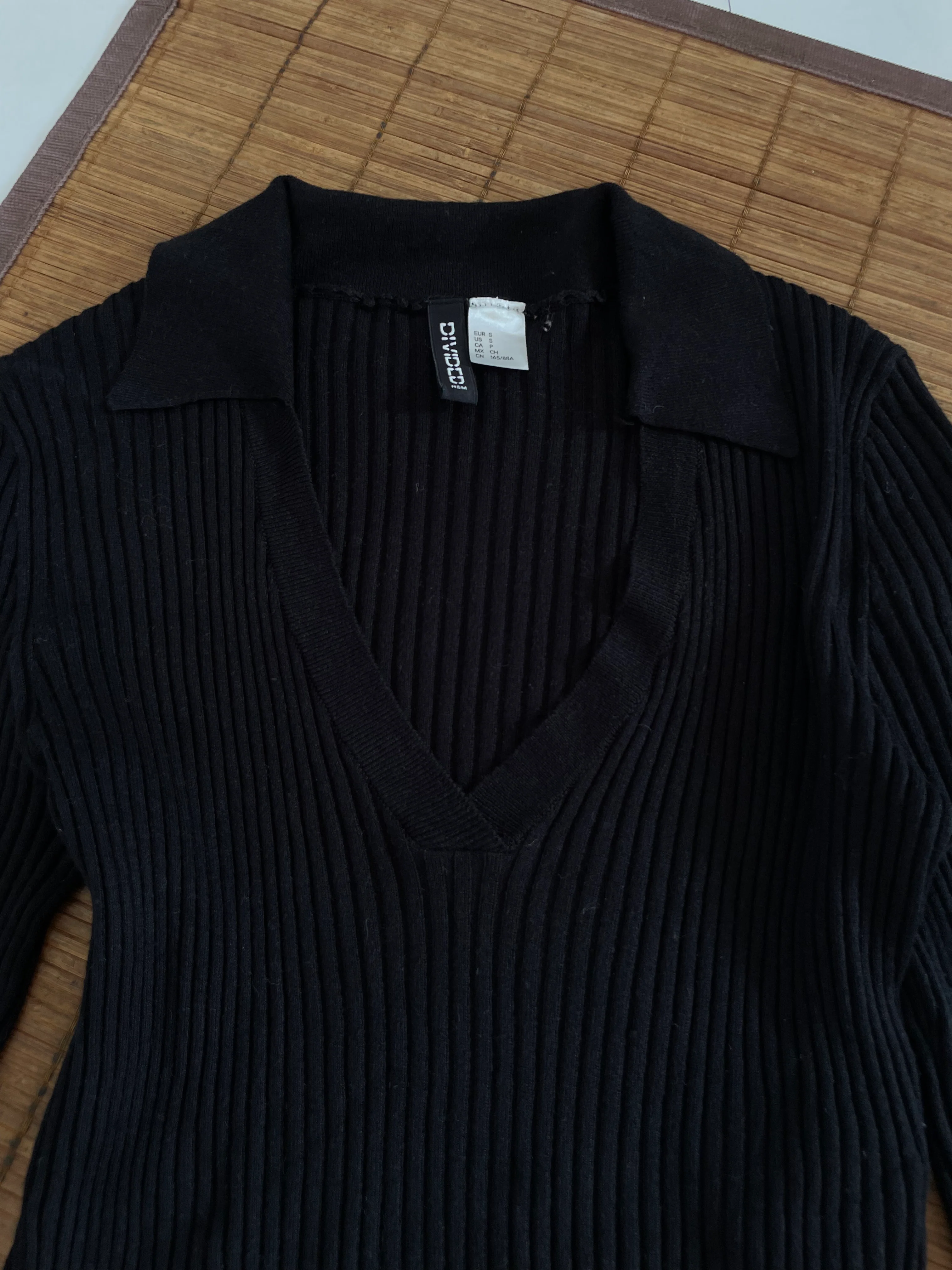 H&M Cozy Winter Top-Bust 32 to 36 - Image 2