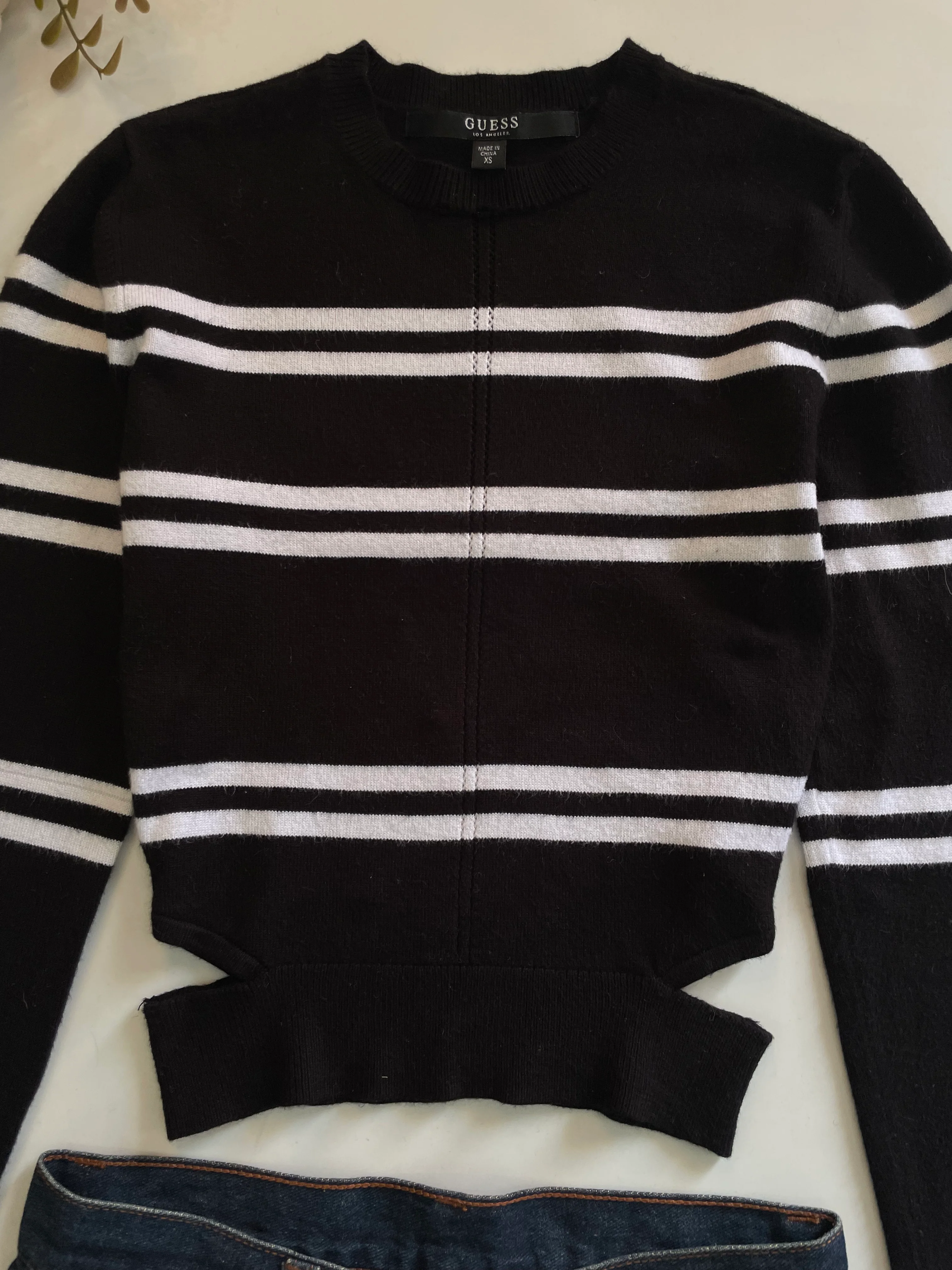Guess Cozy Winter Top-Bust 30 to 32 - Image 2
