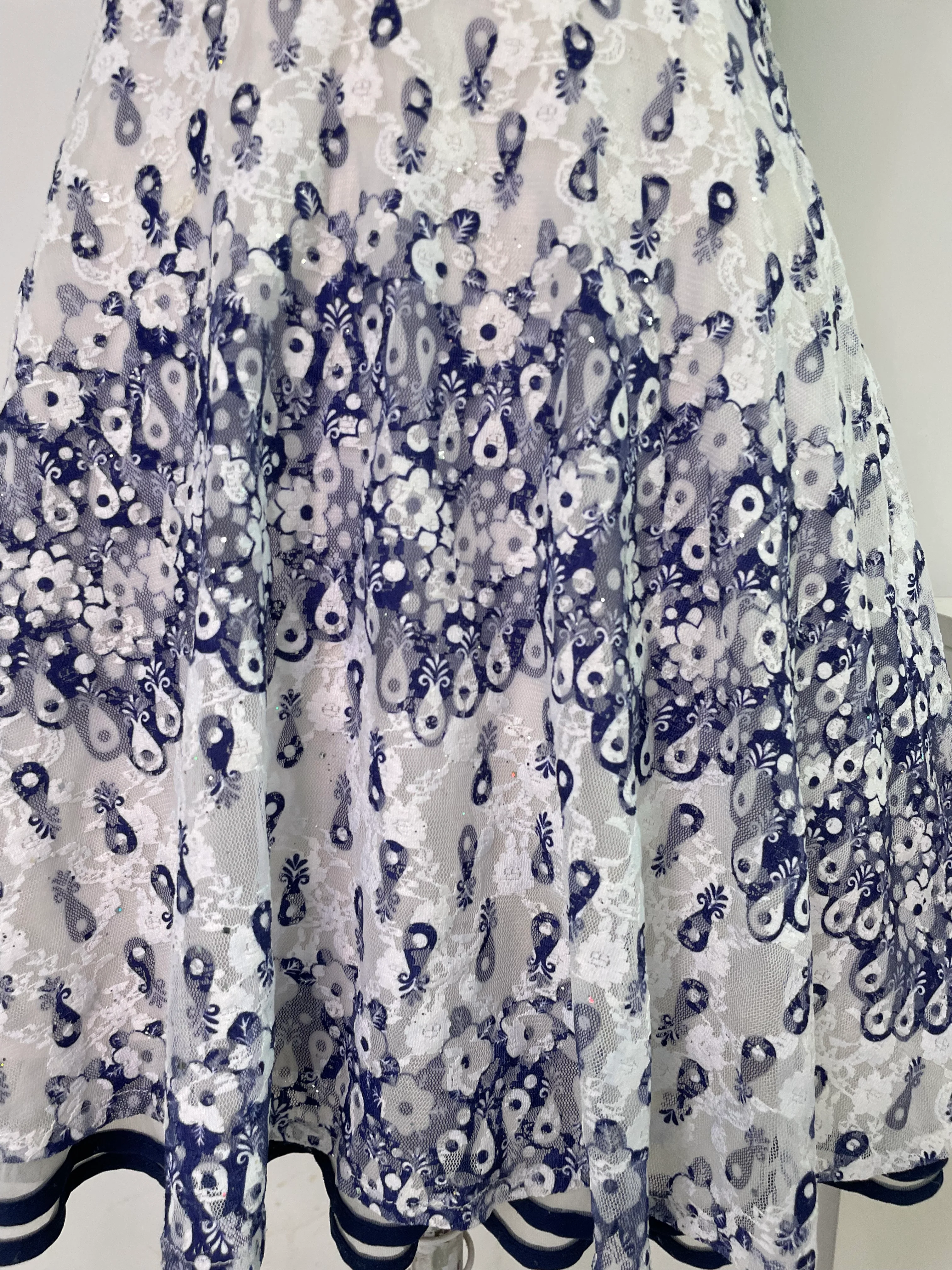 Dress-Bust 32 - Image 3