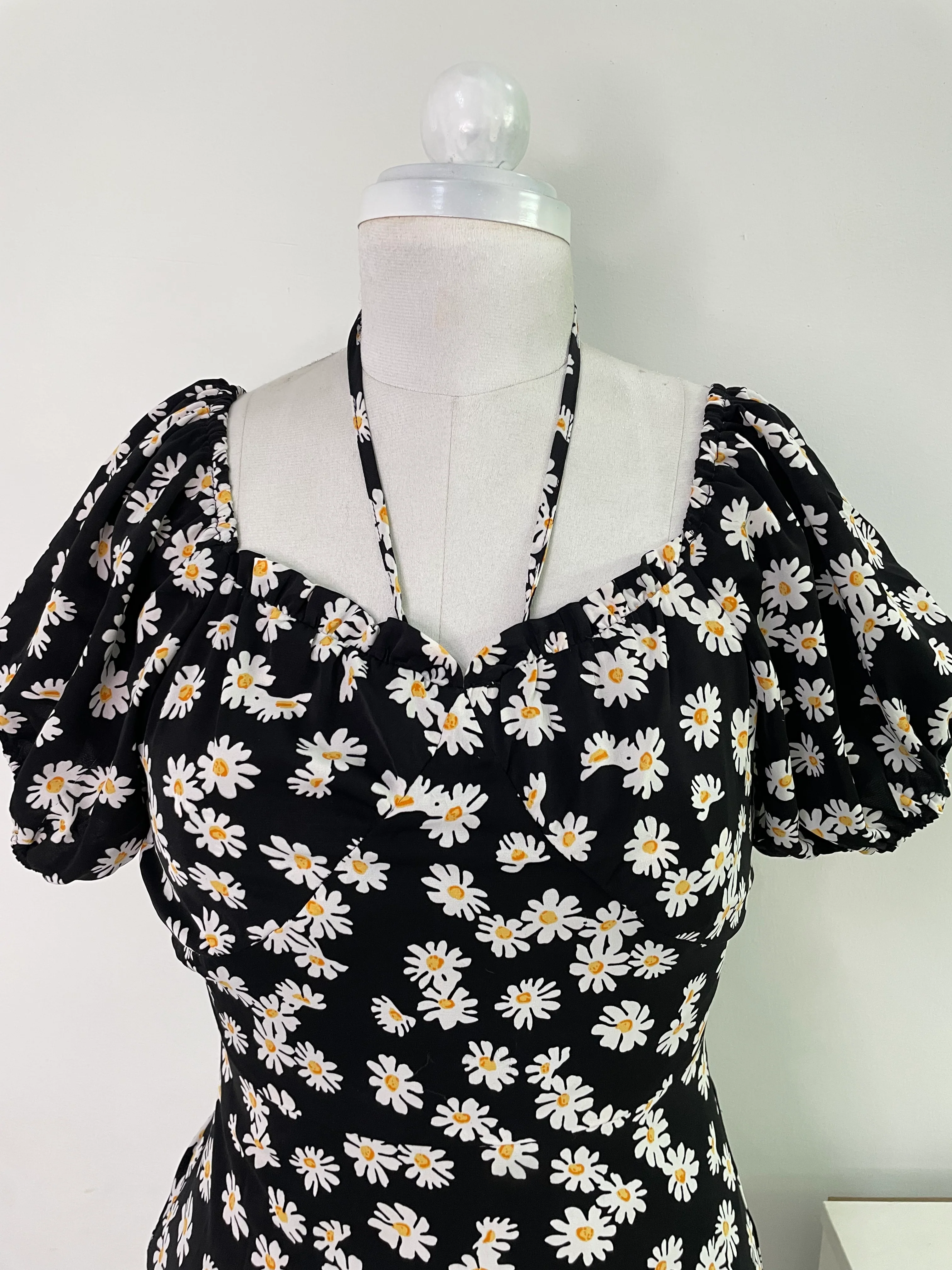 Dress-Bust 30 to 32 - Image 2