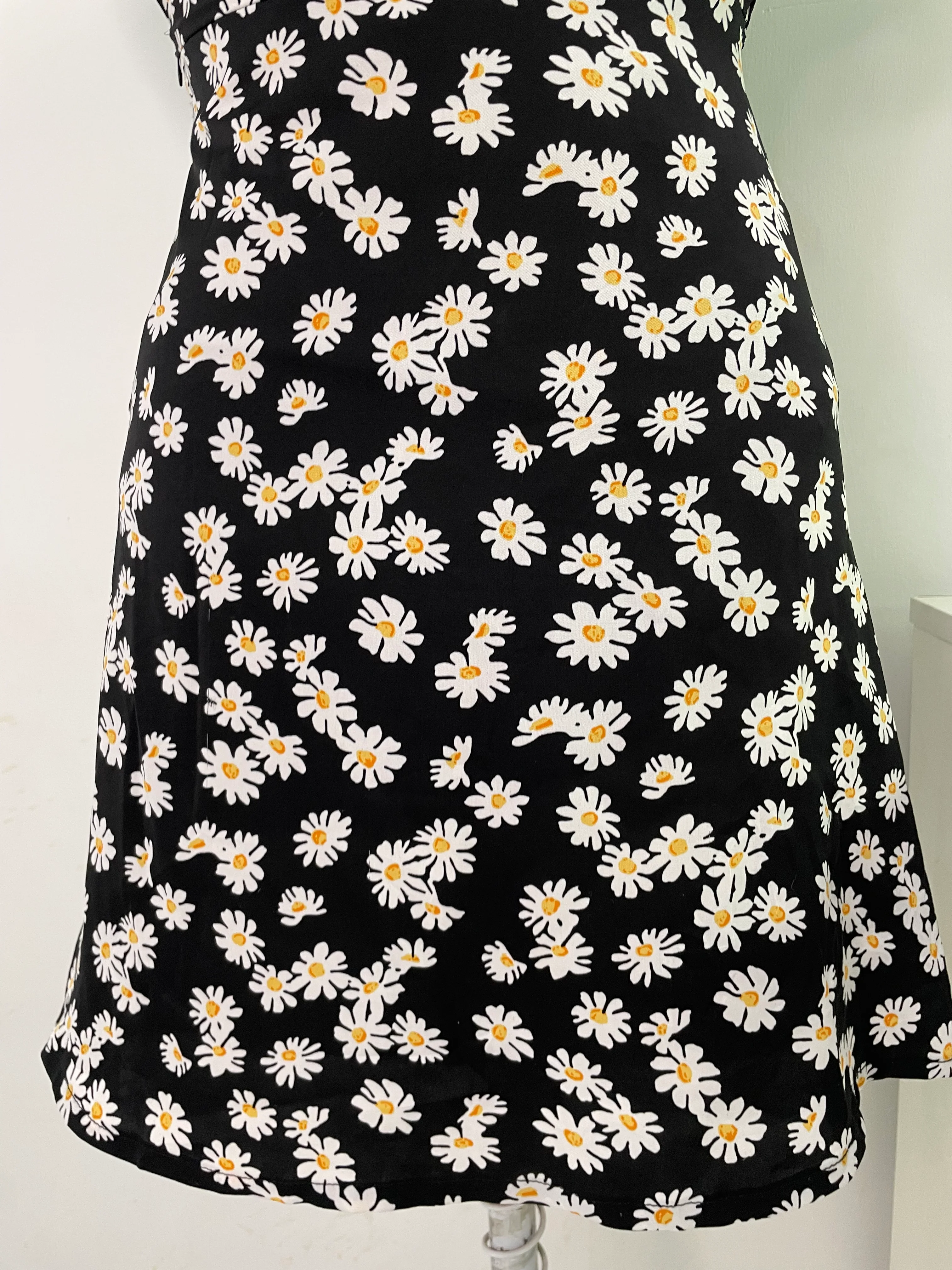 Dress-Bust 30 to 32 - Image 3