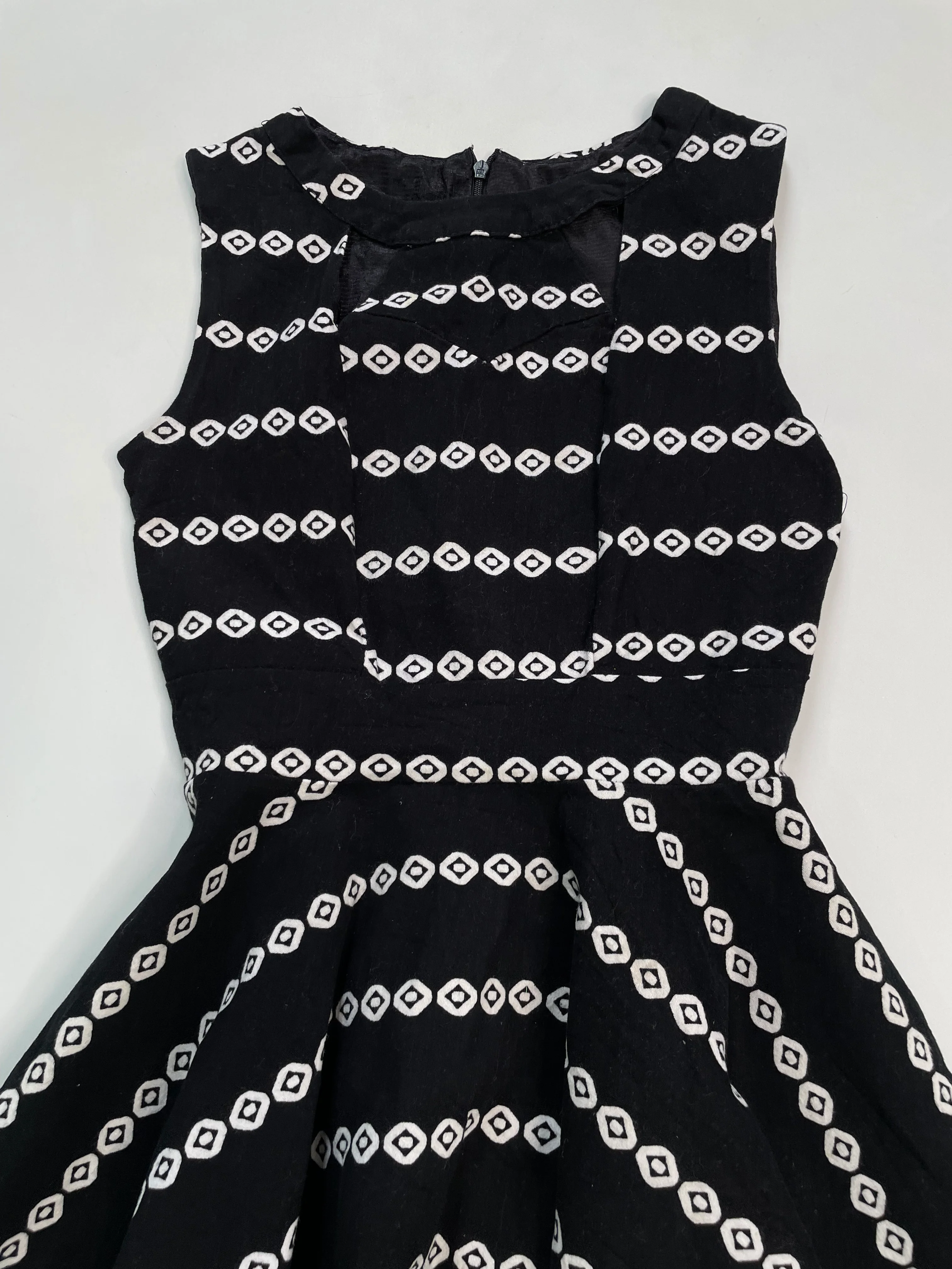 Dress-Bust 28 to 30 - Image 2