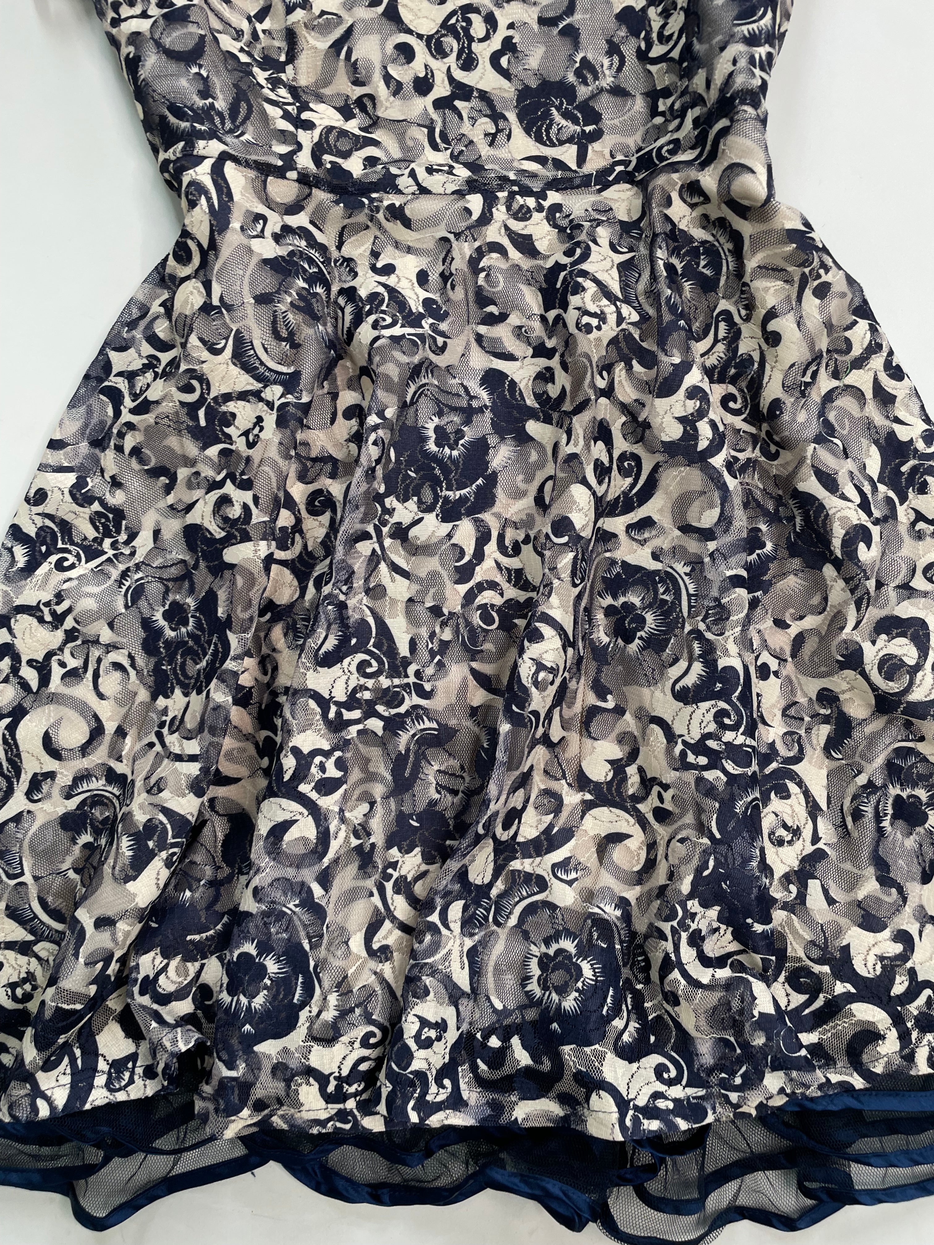 Dress-Bust 42 - Image 3
