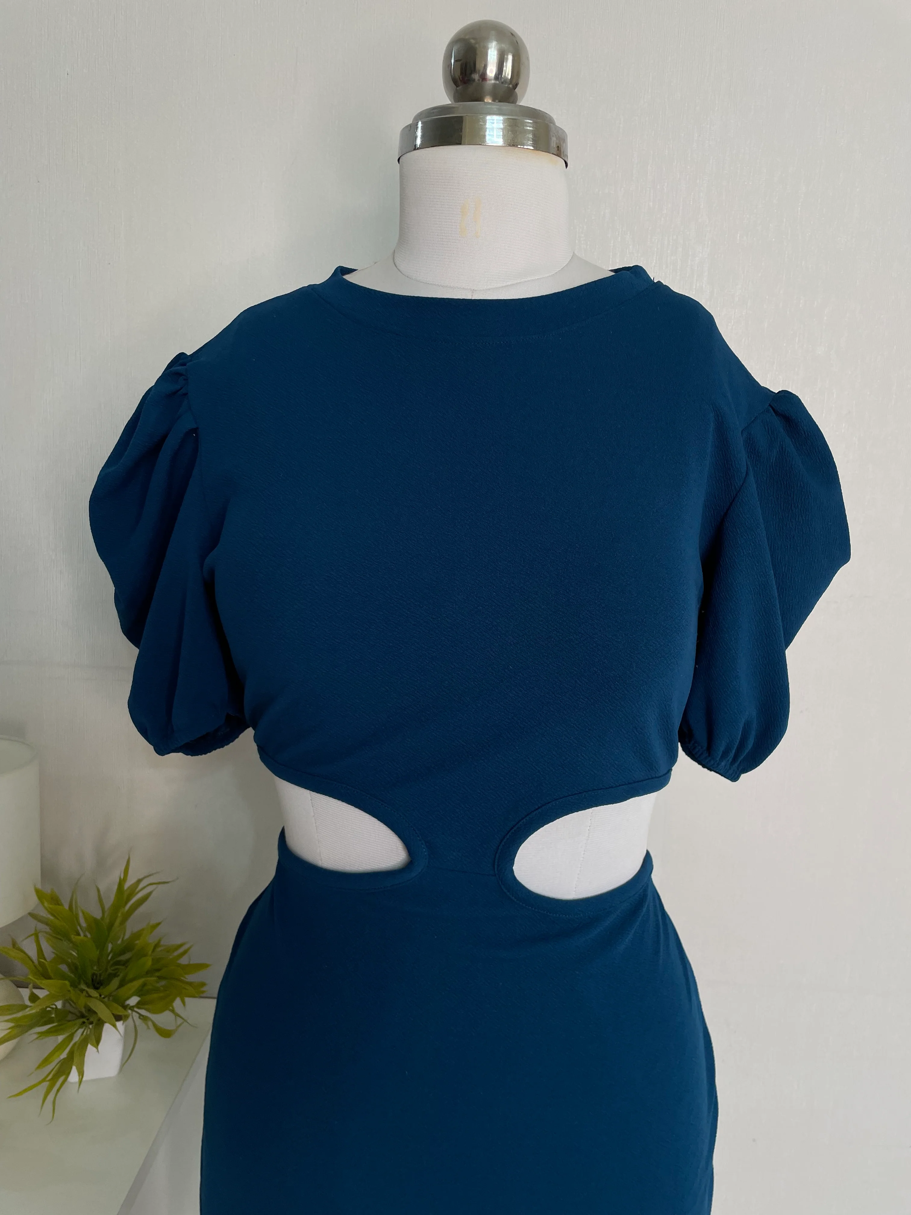 CUTOUT PUFF SLEEVE DRESS - BUST 34 to 36 - Image 2