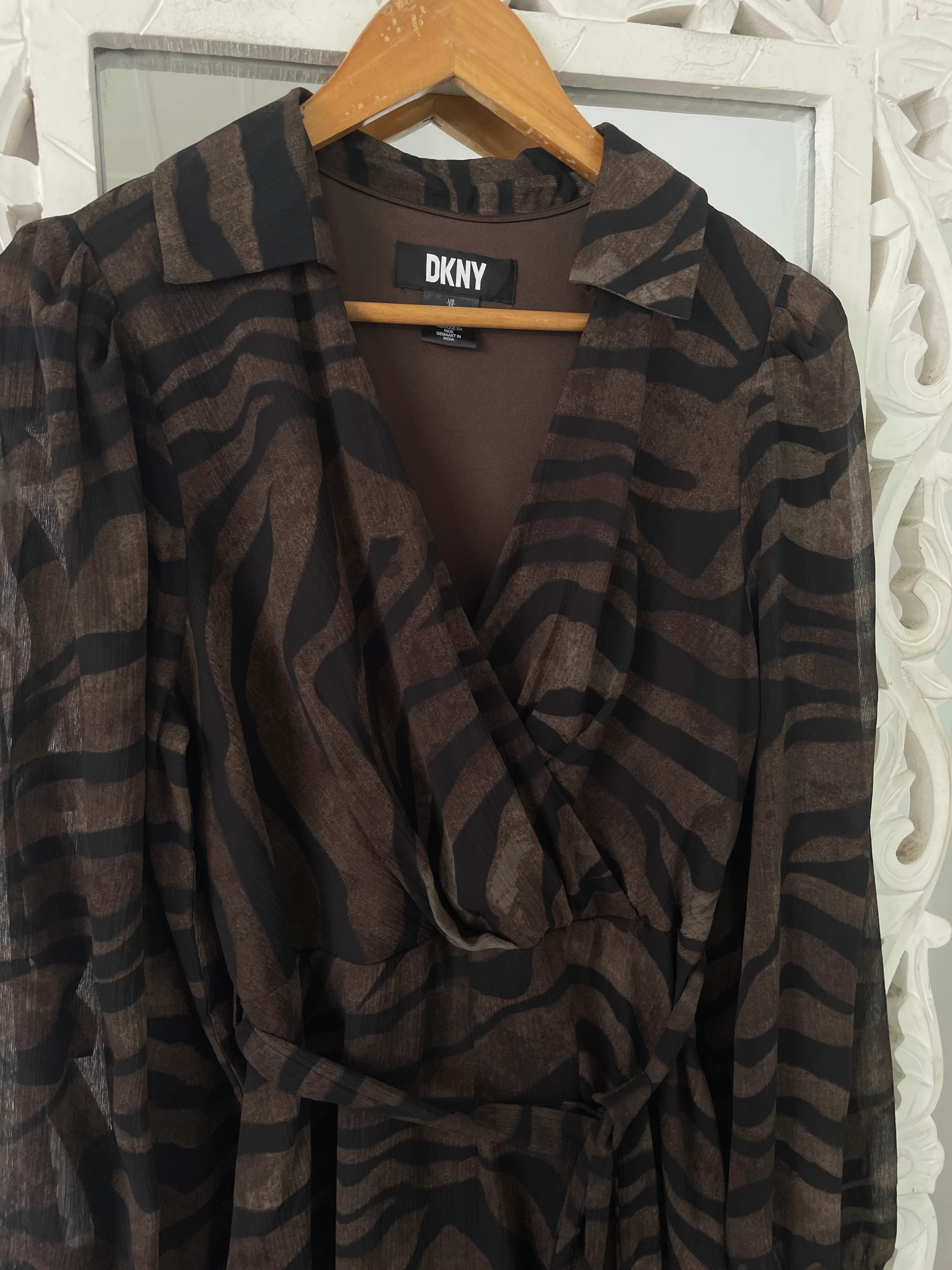 DKNY Dress-Bust 36 - Image 2