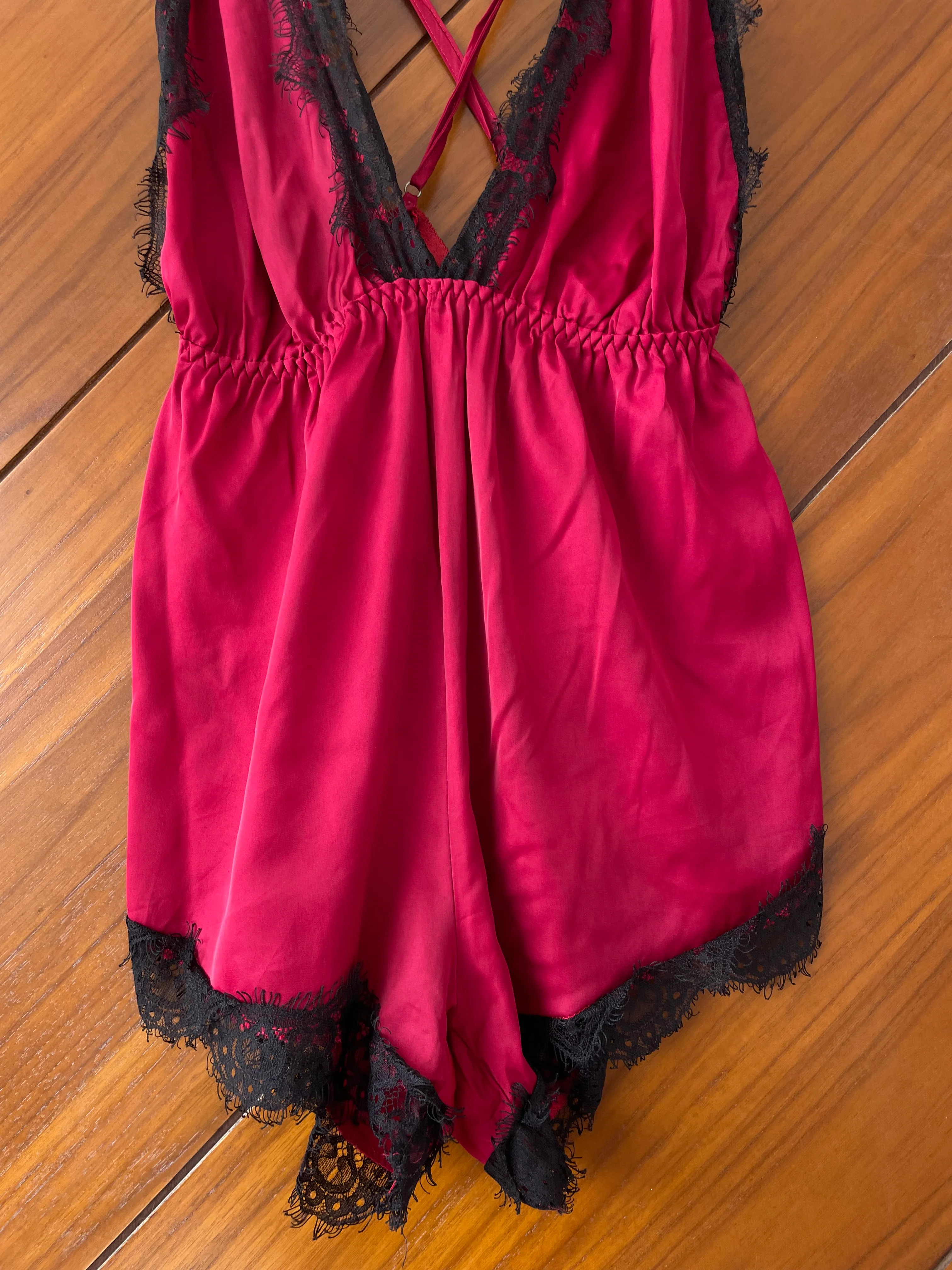 Lace Romper-Bust 34 to 36 - Image 3