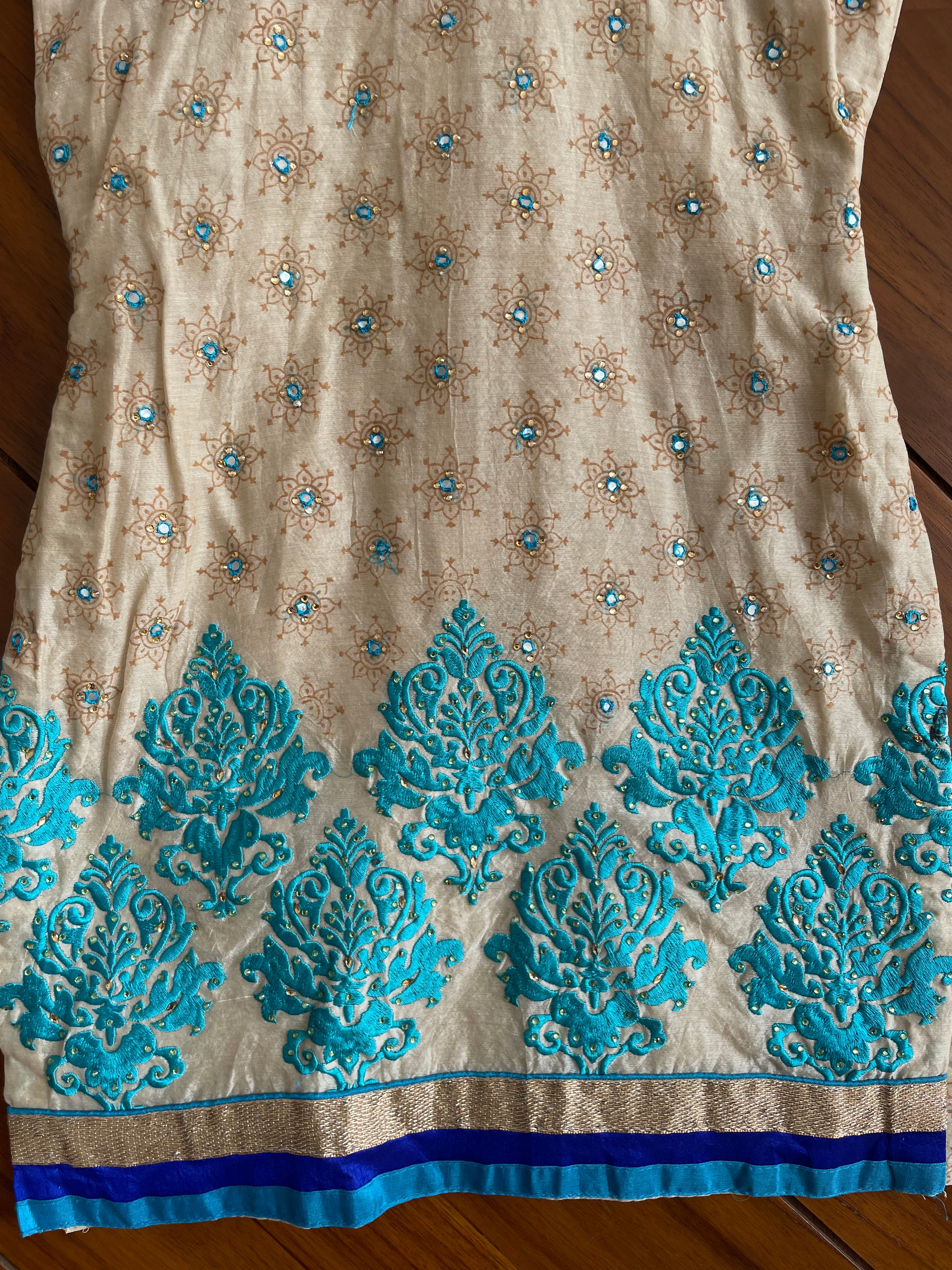 Sweetheart Neck Embroidered Kurta-Bust 30 - Image 3