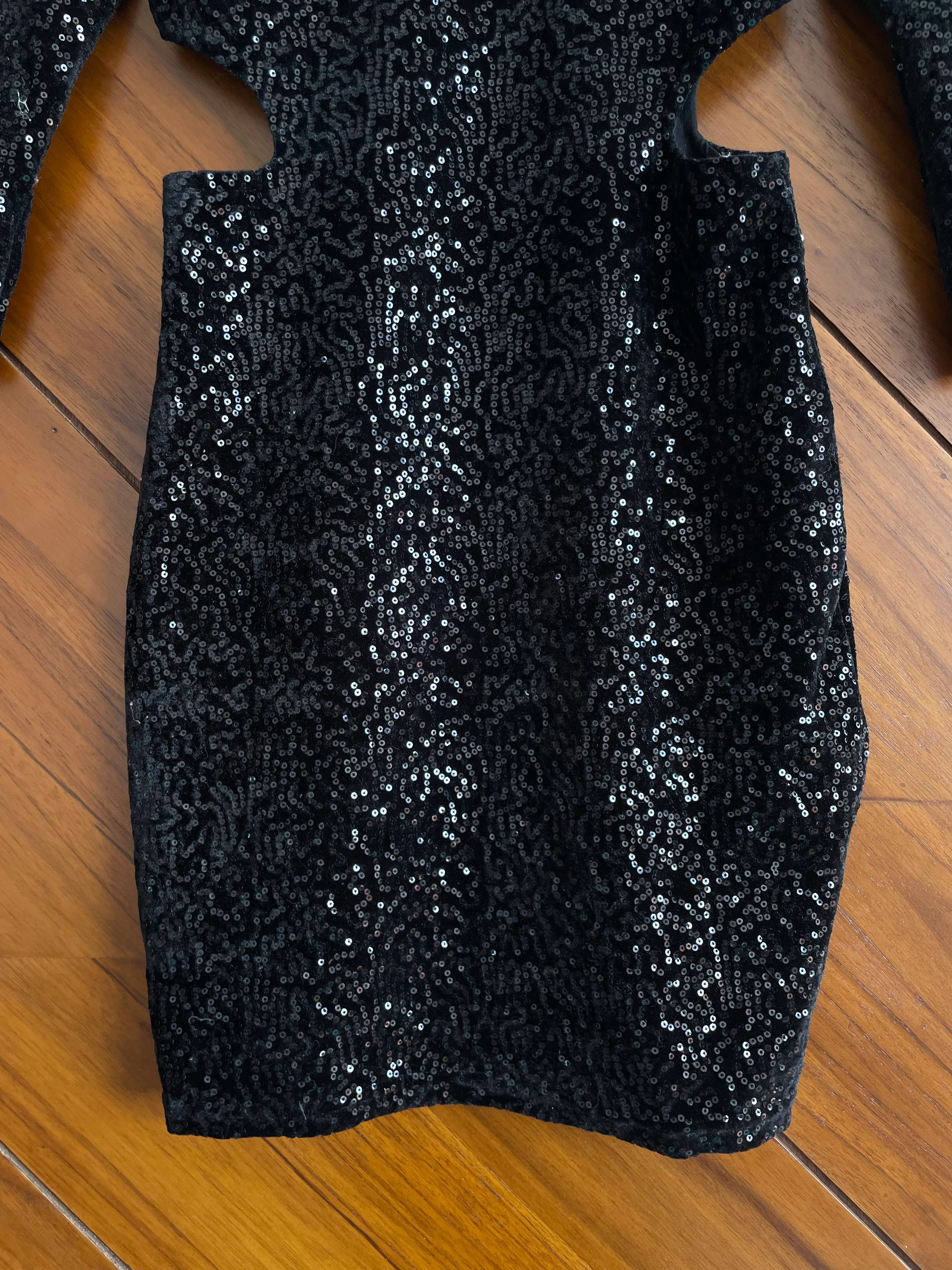 Bershka Sequin Dress-Bust 32 to 34 - Image 3