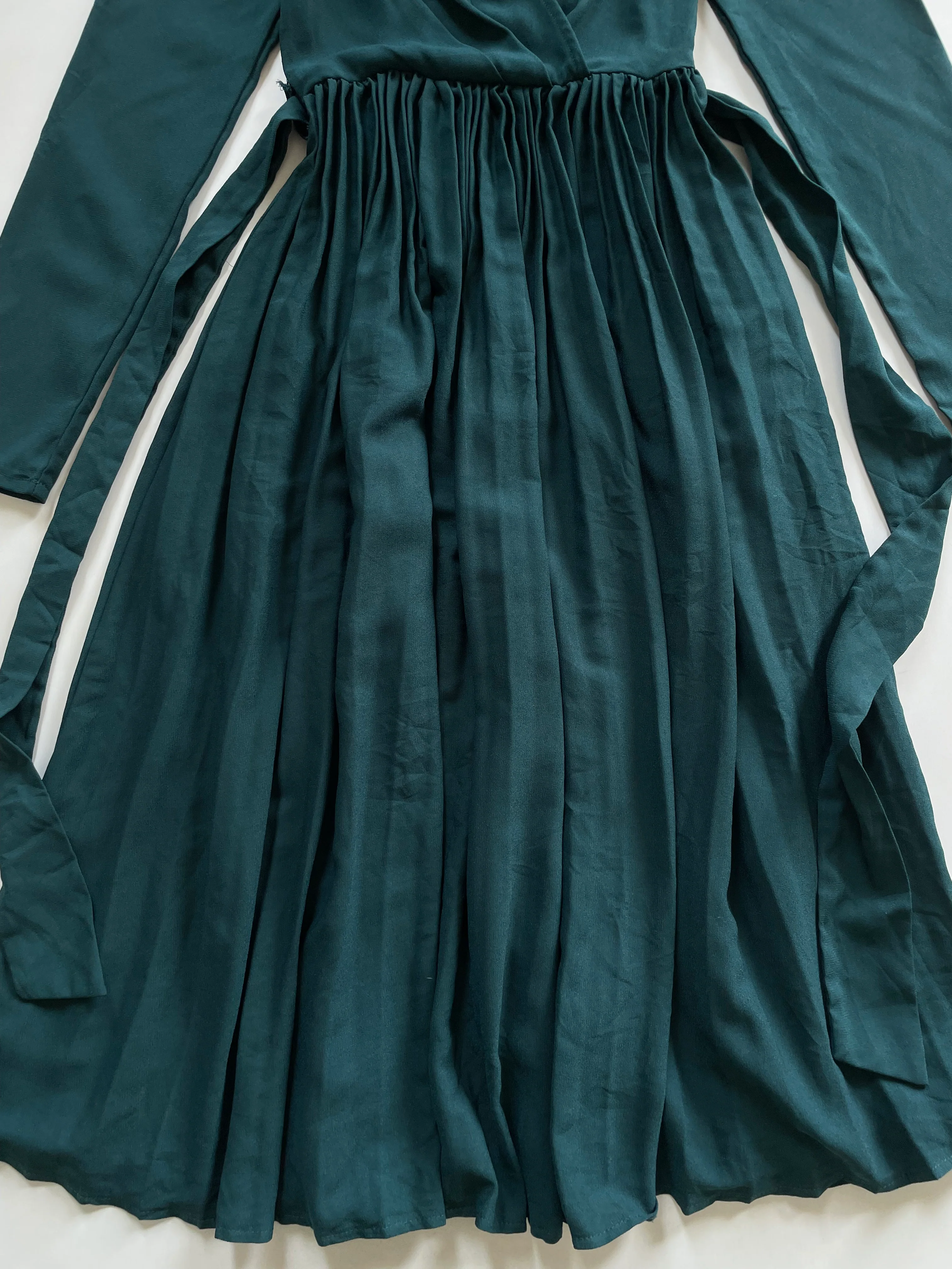 Pretty Little Thing Dress-Bust 30 to 32 - Image 3