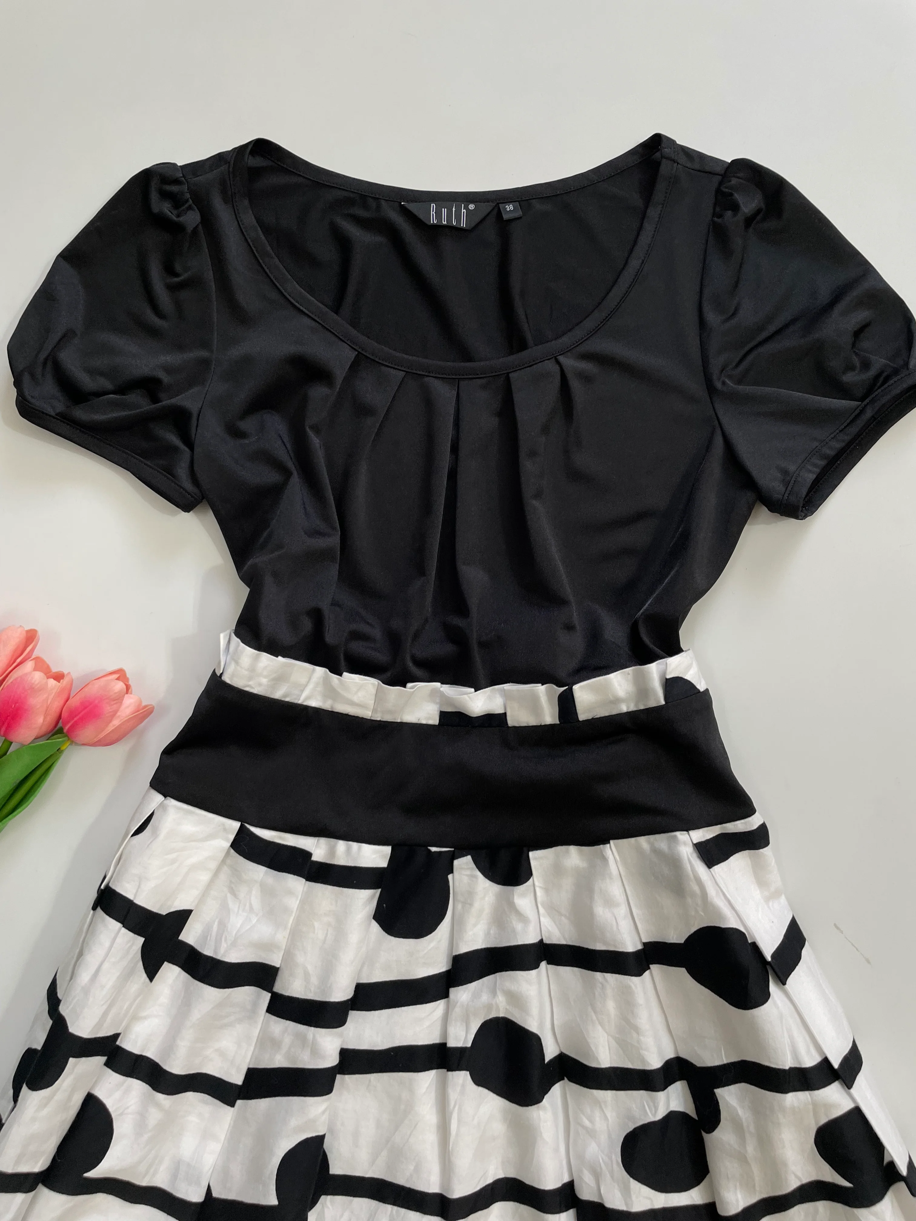 Ruth Dress-Bust 32 to 34 - Image 2
