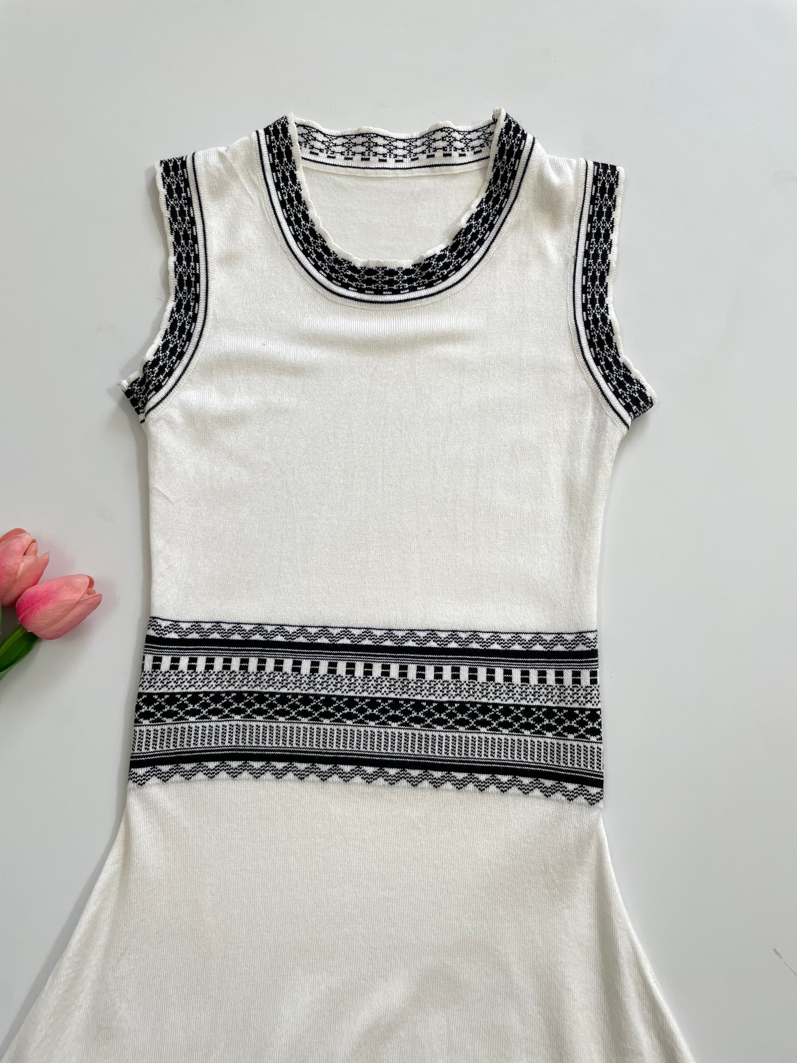 White Dress-Bust 30 to 34 - Image 2