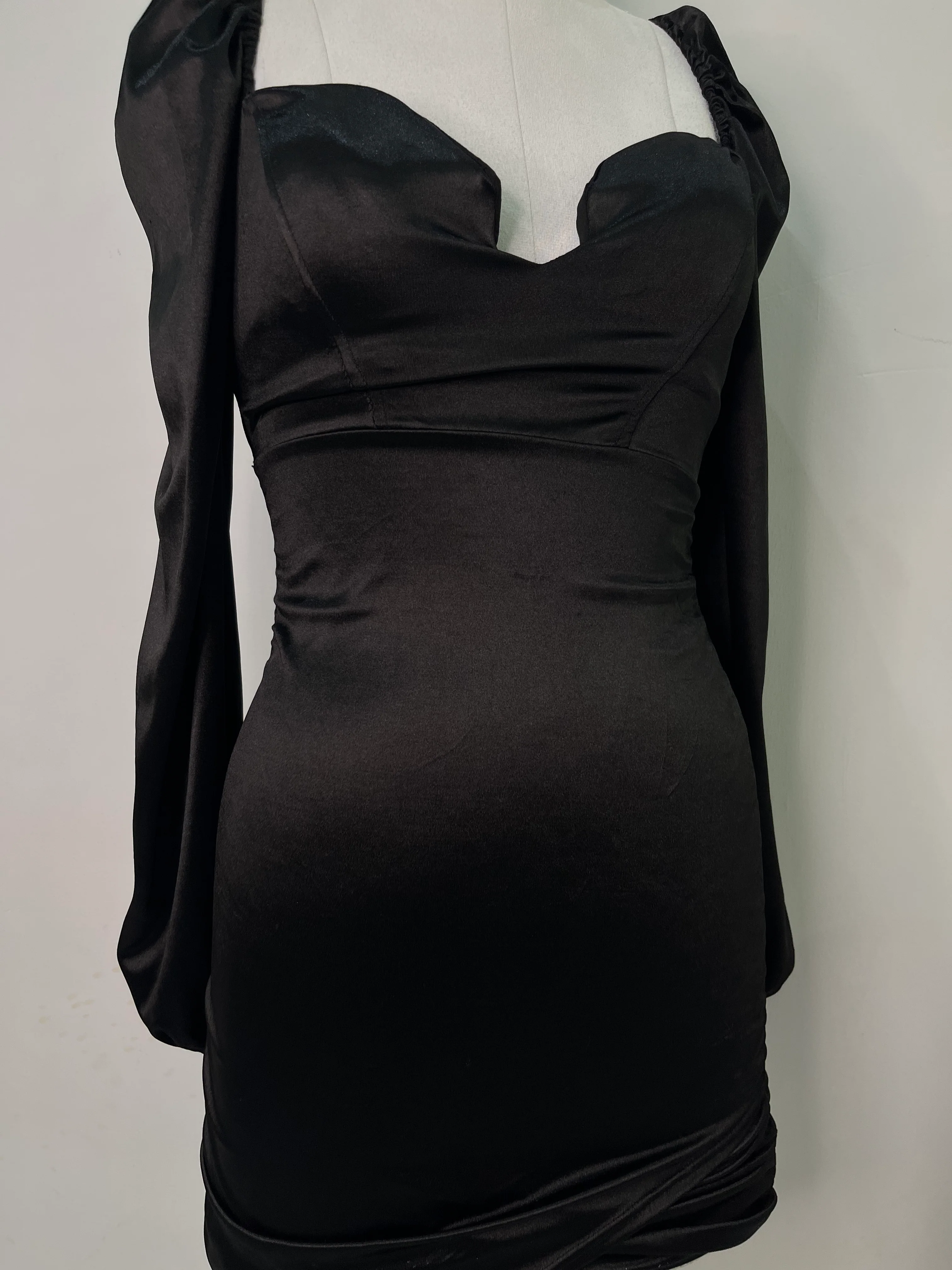 Dress-Bust 30 to 32 - Image 2