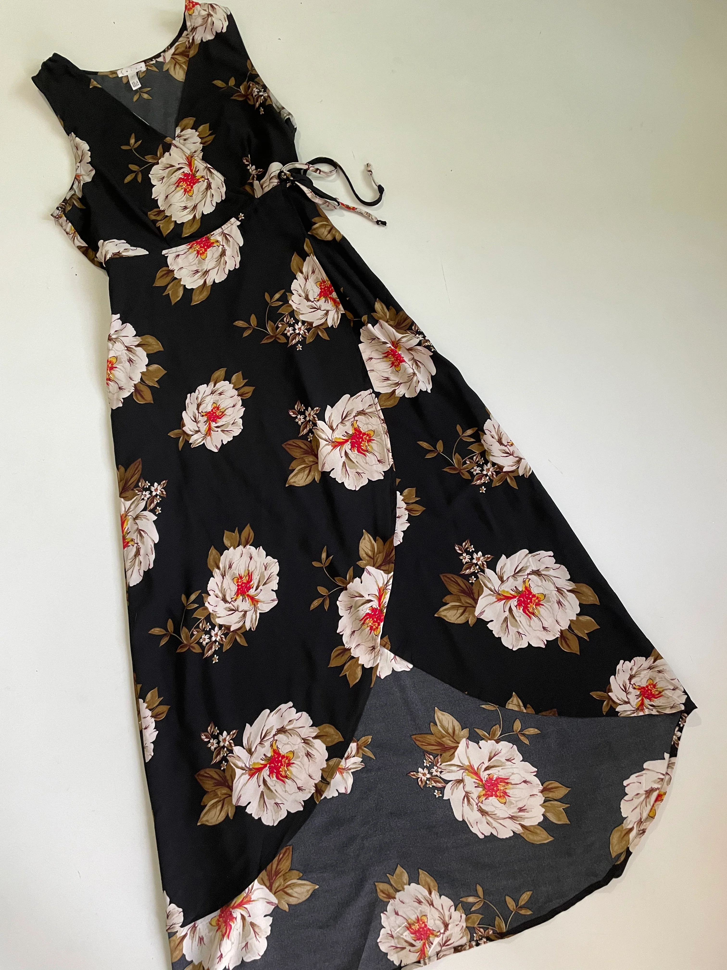 Wraparound Dress-Bust 32 to 34 - Image 3