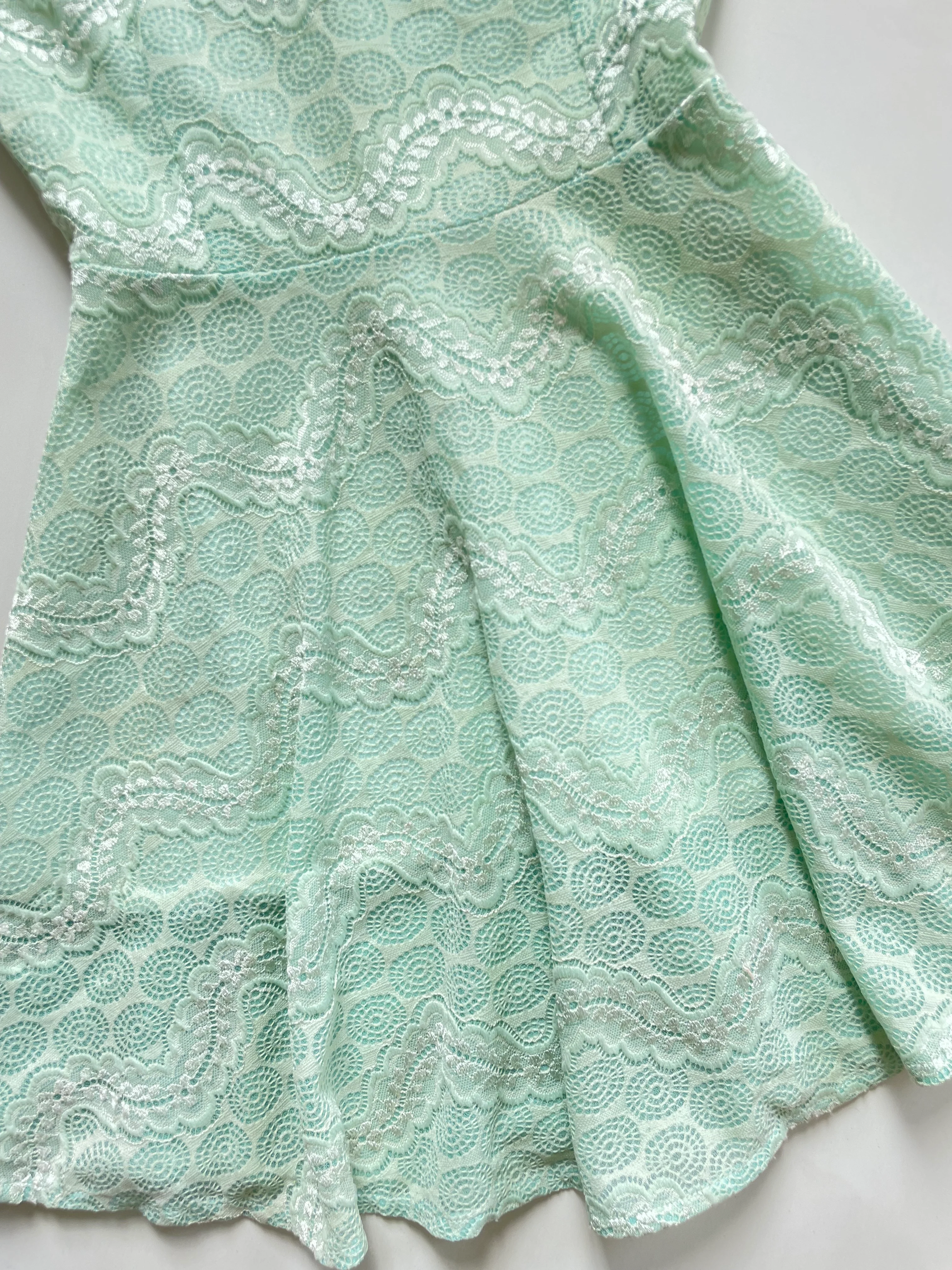 Dress-Bust 30 to 32 - Image 2