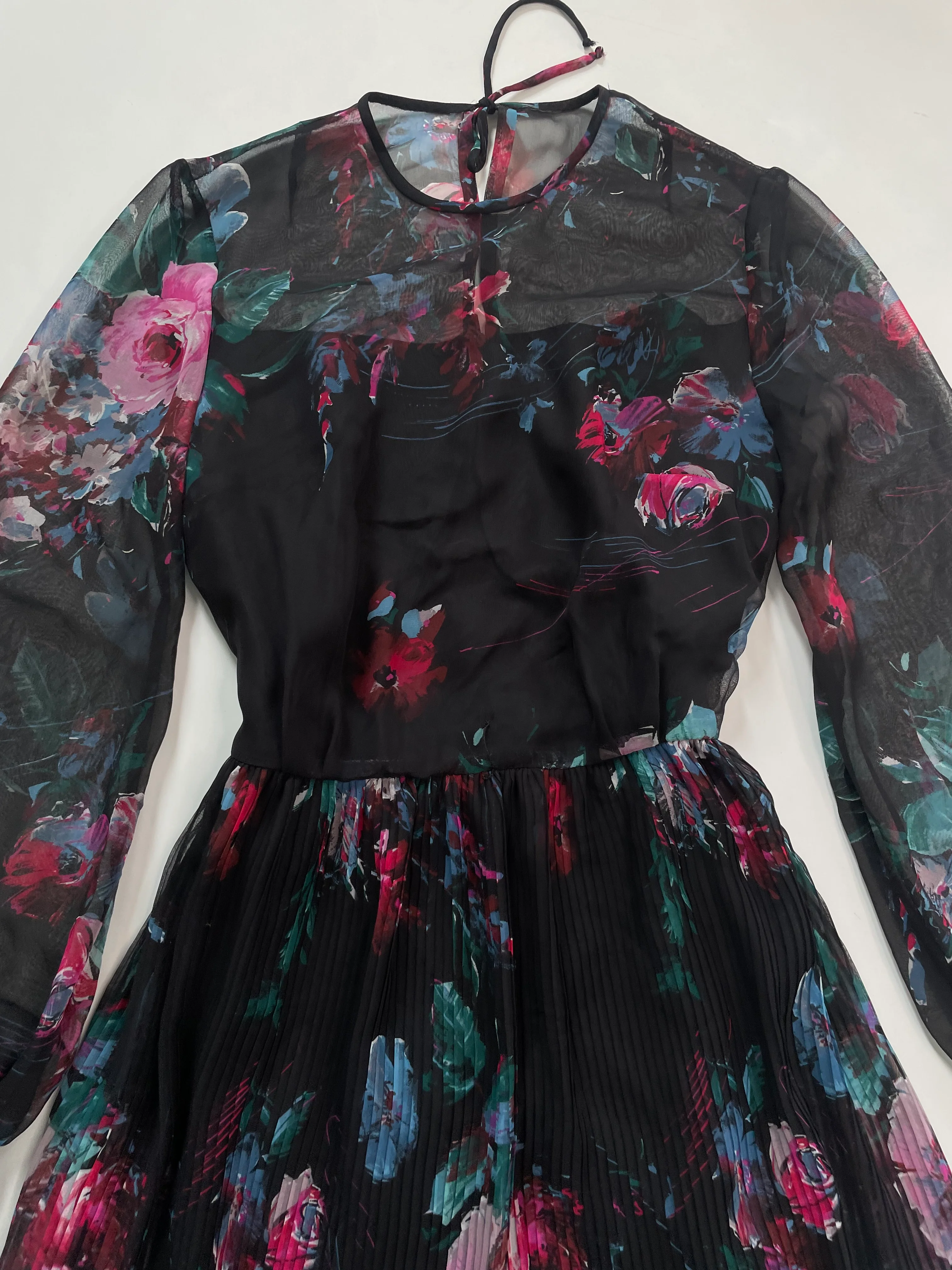 Dress-Bust 34 - Image 2