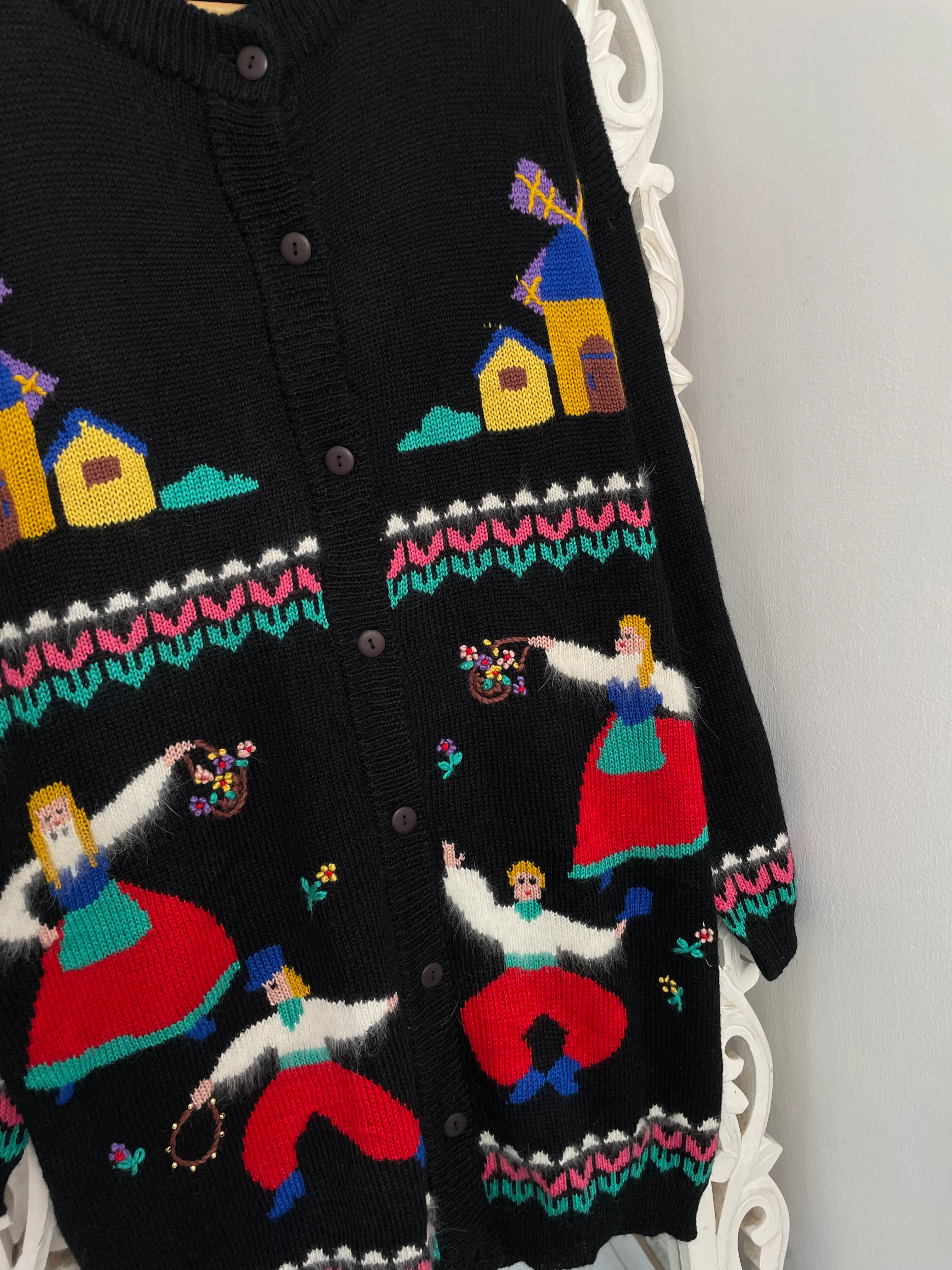 Embroidered Vintage Sweater-Bust 46 - Image 3