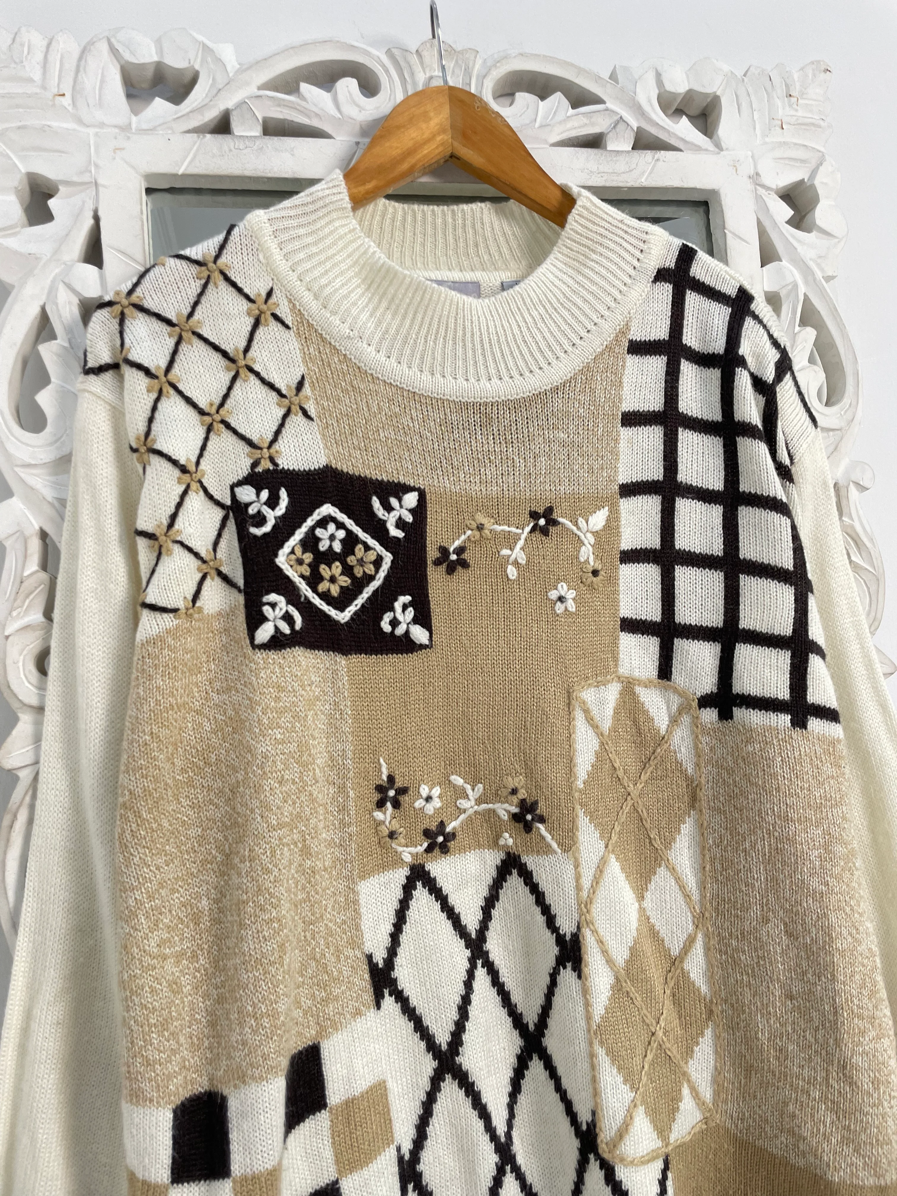 Tanjay Embroidered Vintage Sweater-Bust 48 - Image 2