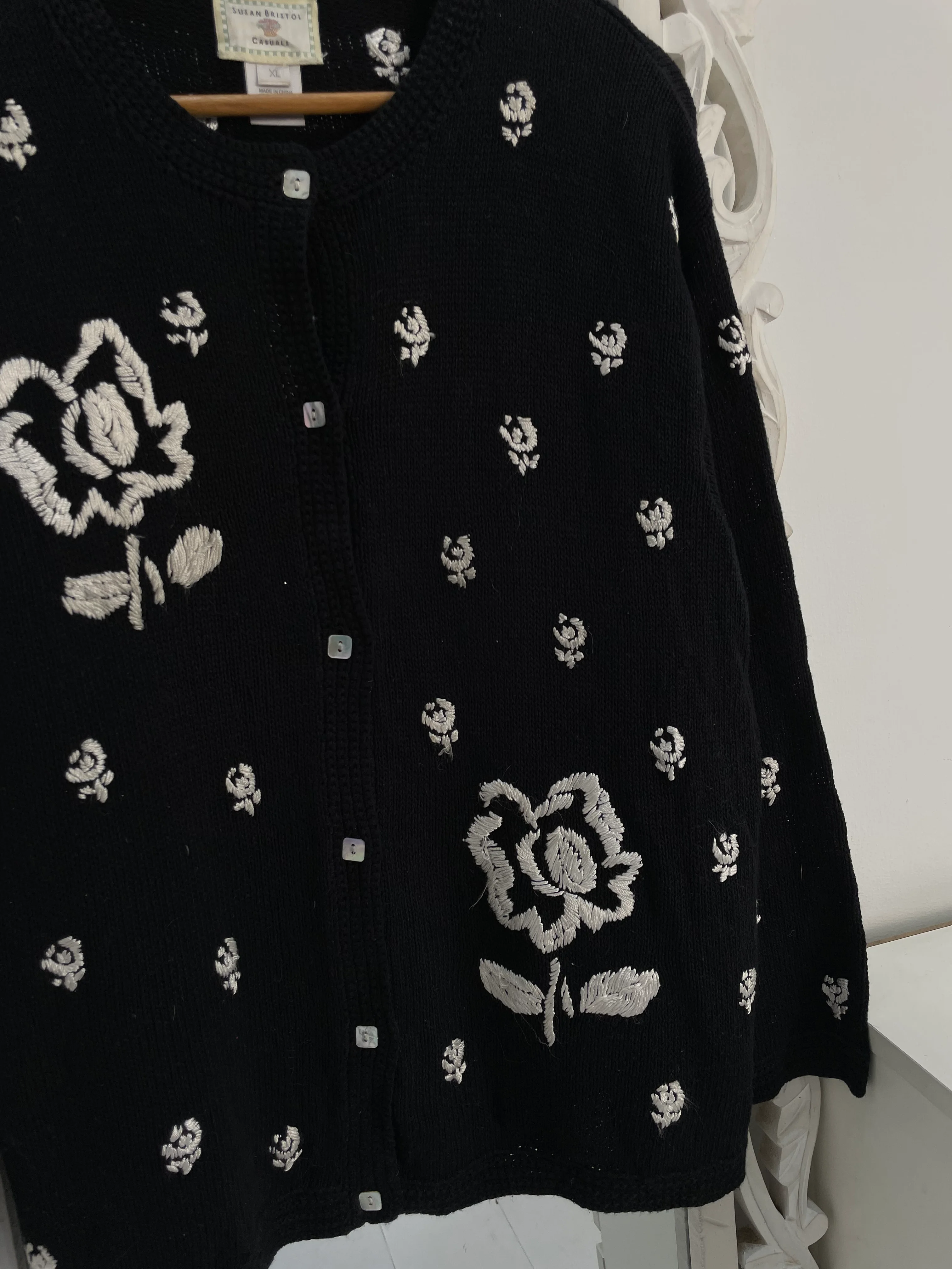 Susan Bristol Embroidered Vintage Sweater-Bust 44 - Image 3