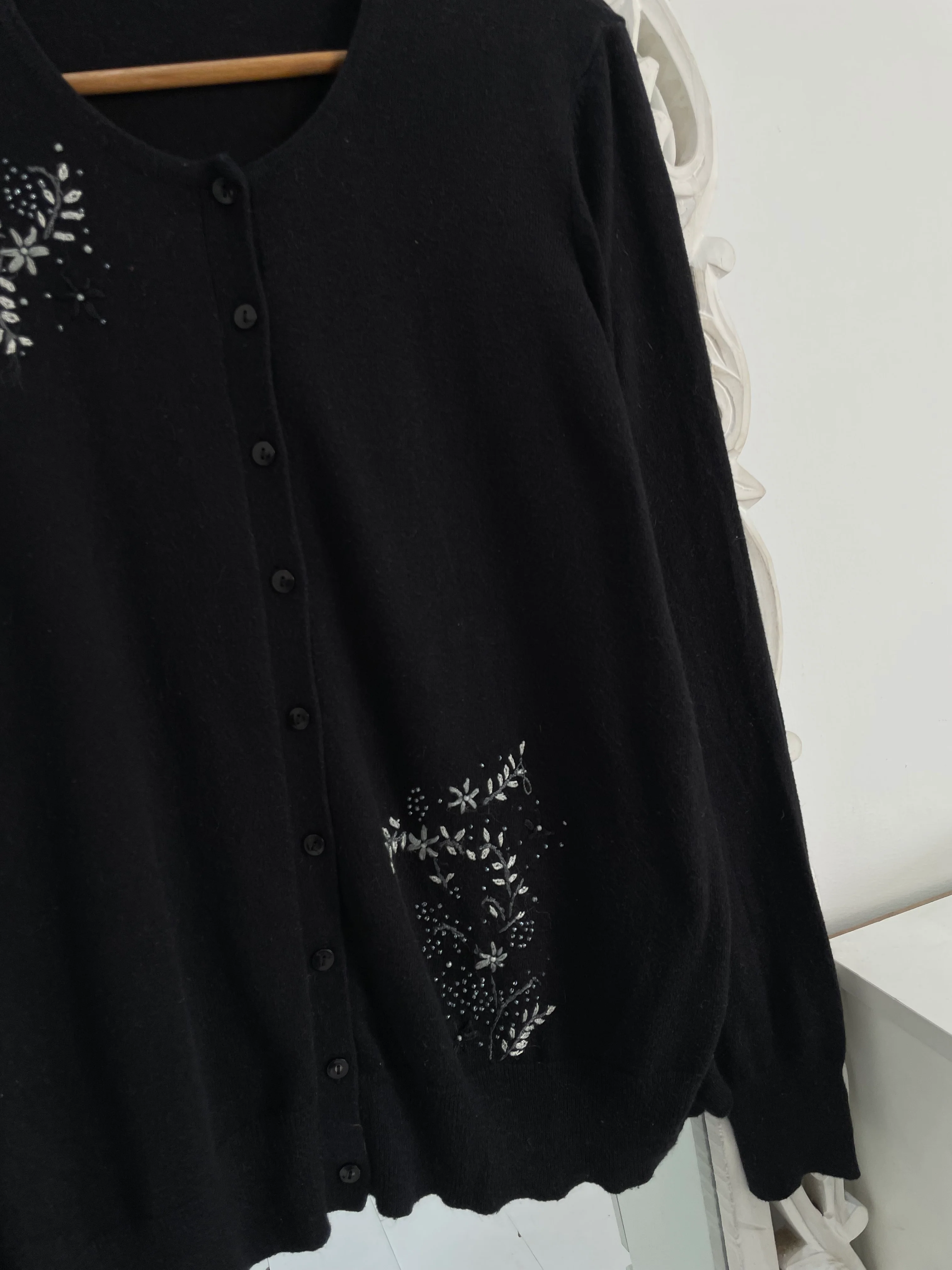 Encore Embroidered Vintage Sweater-Bust 46 - Image 3