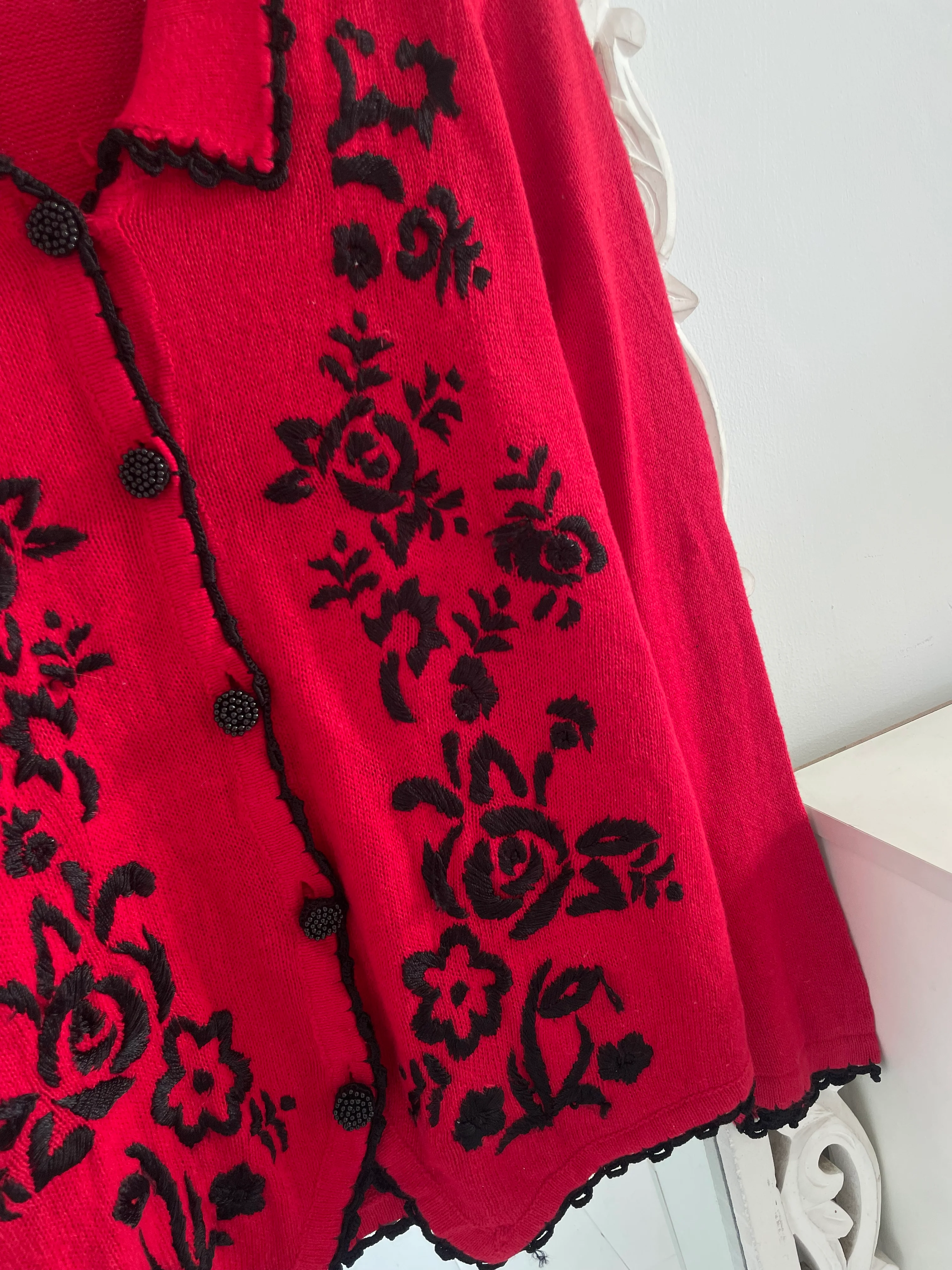 Embroidered Vintage Sweater-Bust 52 - Image 3