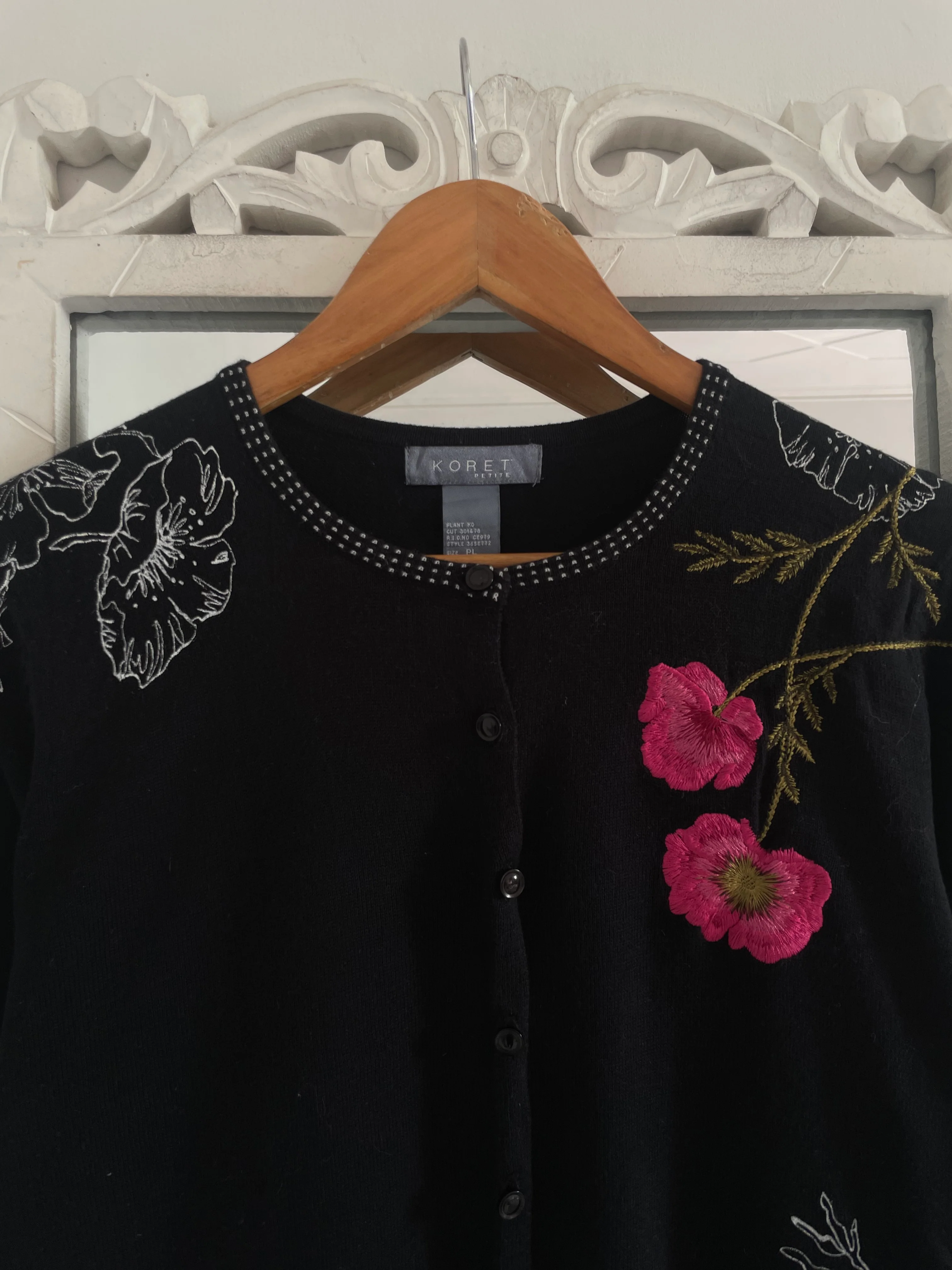 Koret Embroidered Vintage Sweater-Bust 42 - Image 2