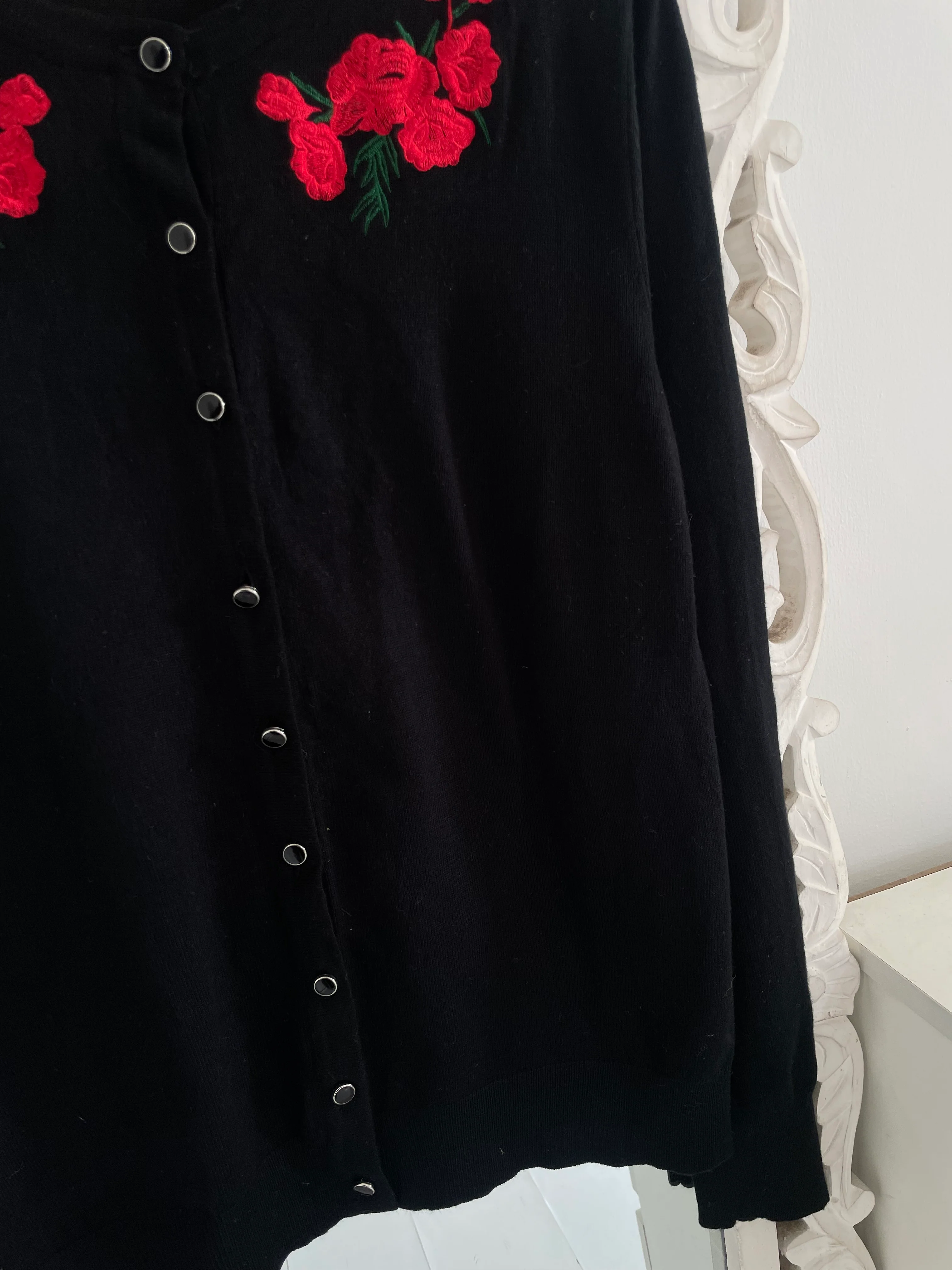 Melrose Chic Embroidered Vintage Sweater-Bust 42 - Image 3
