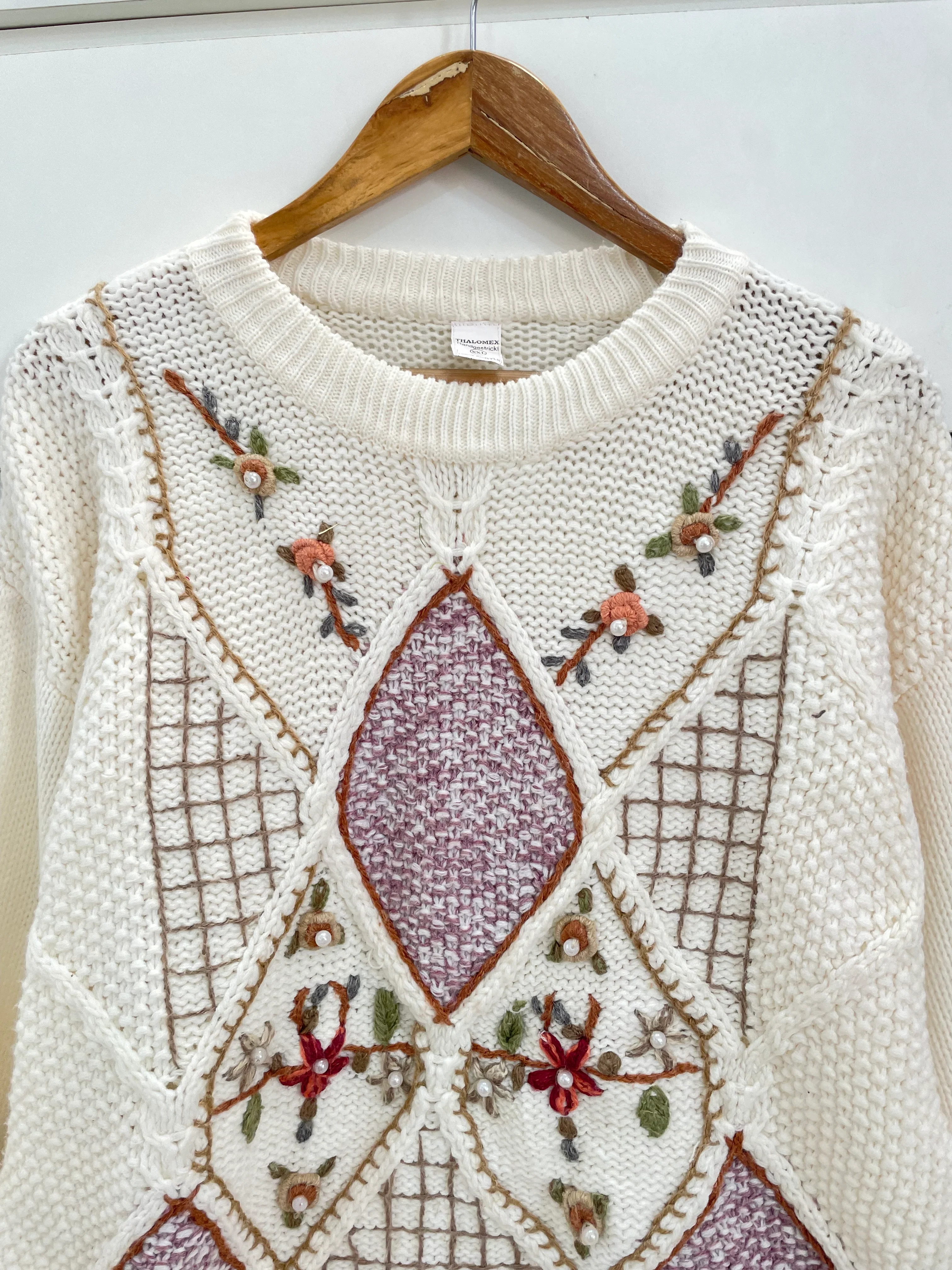 Embroidered Vintage Sweater-Bust 46 - Image 2