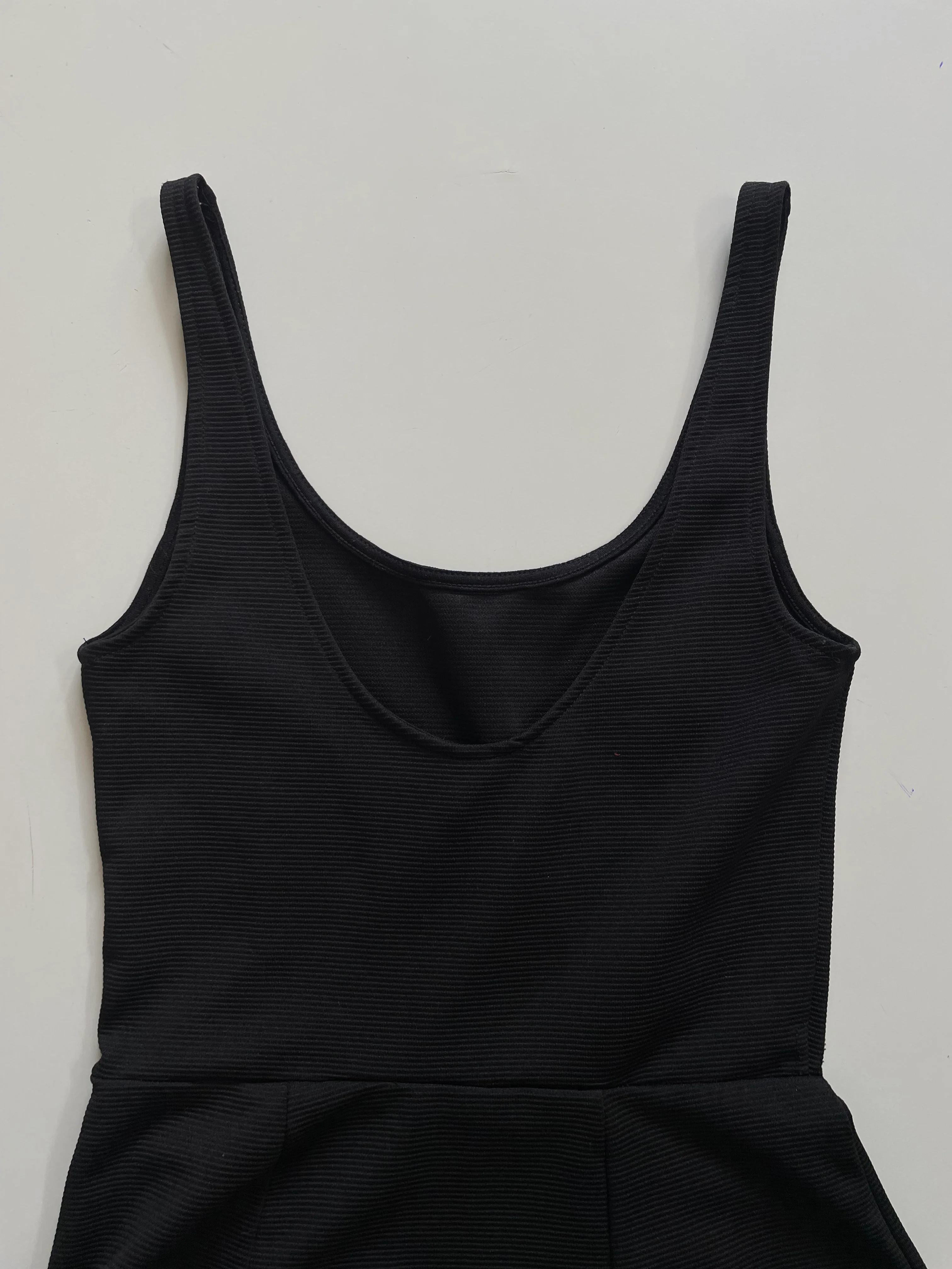H&M BLACK DRESS BUST 26 - Image 4