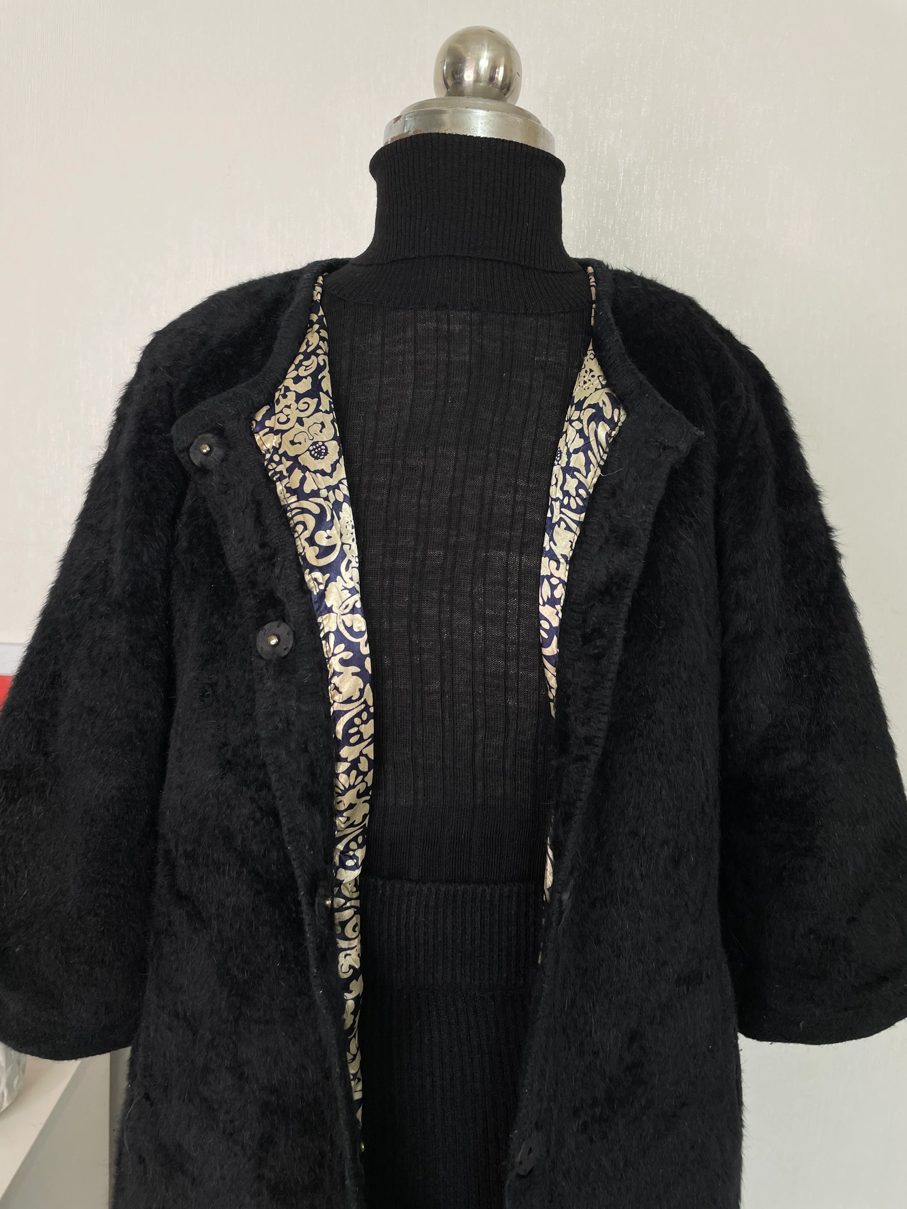 Black Fur Coat-Bust 34 - Image 2