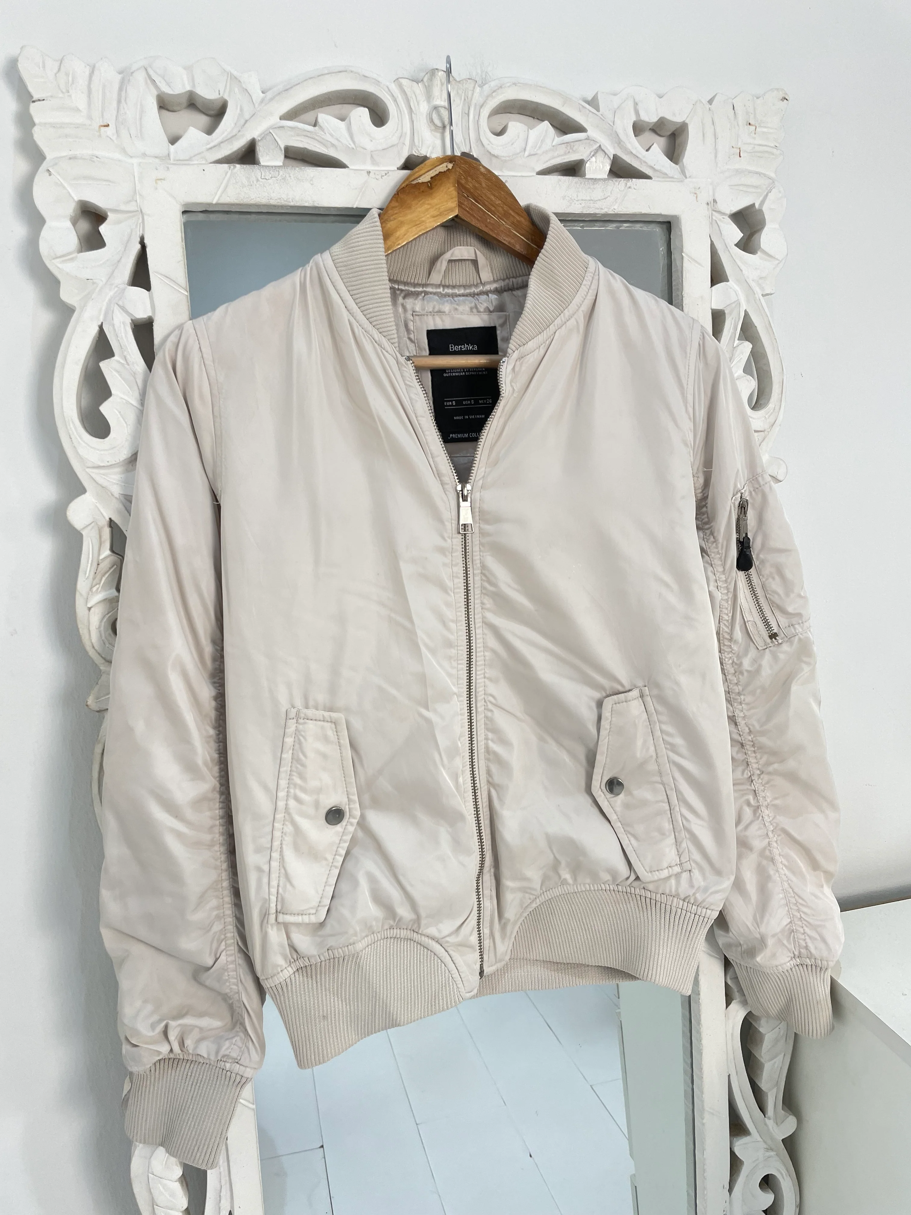 Bershka Puffer Jacket-Chest 40