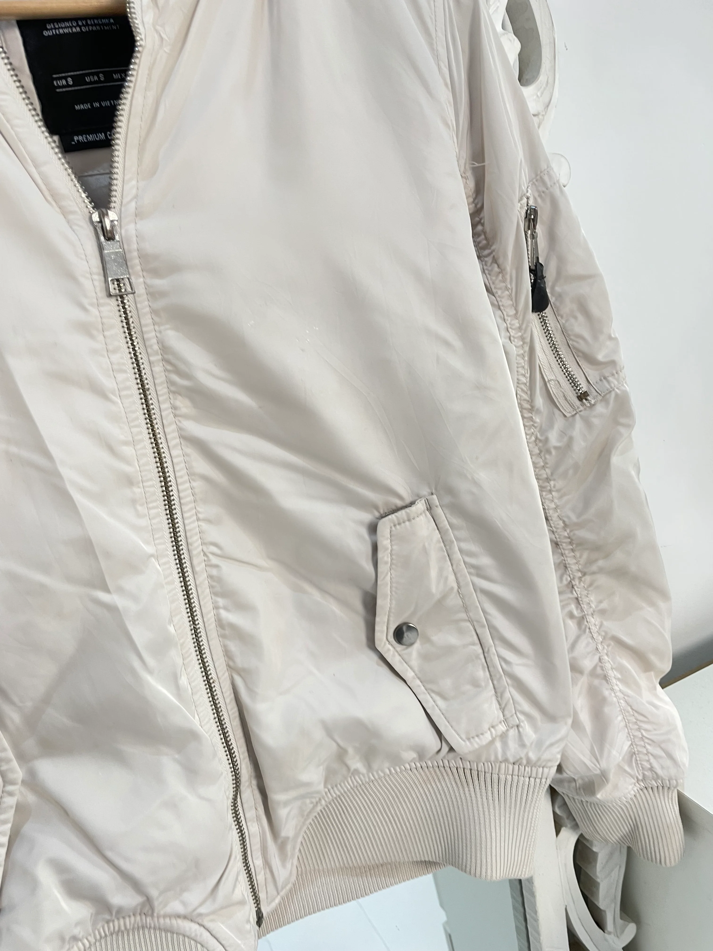 Bershka Puffer Jacket-Chest 40 - Image 3
