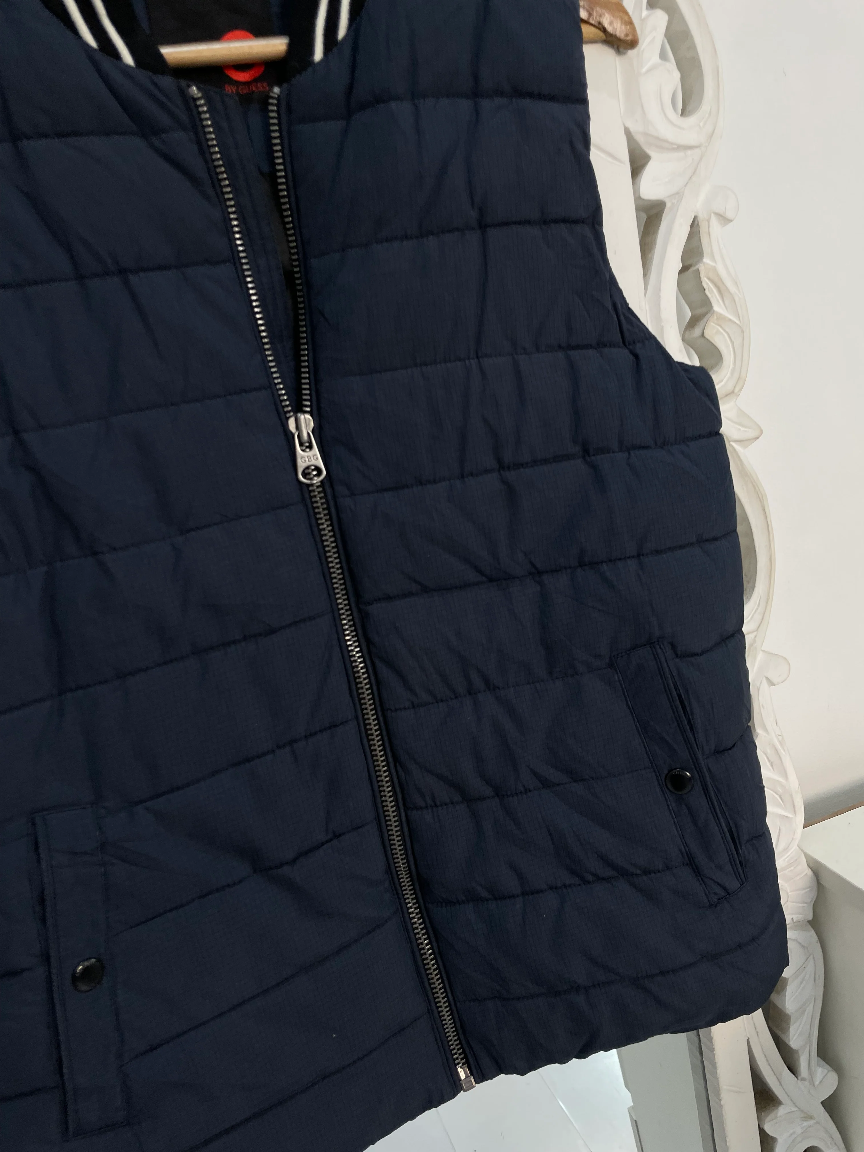 Guess Puffer Jacket-Chest 36 - Image 3