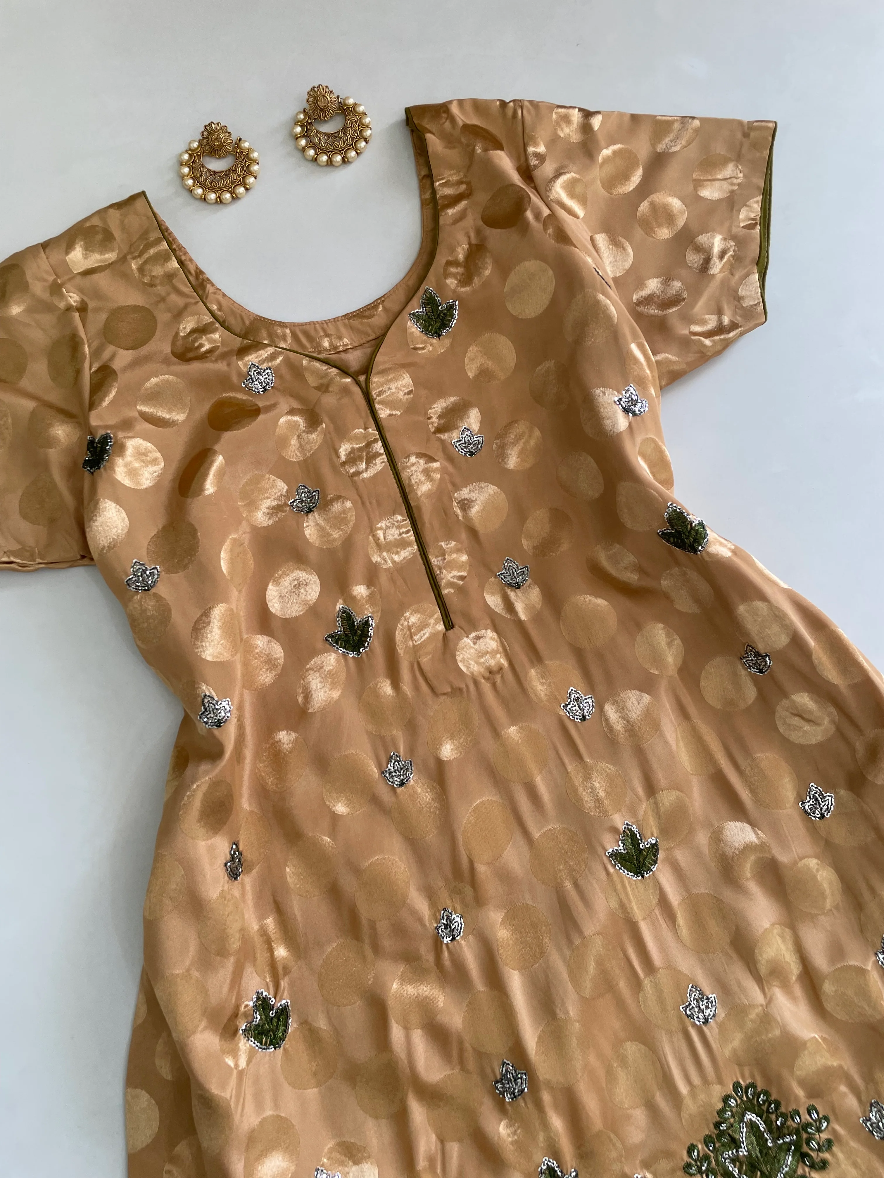 Embroidered Kurta-Bust 40 - Image 2
