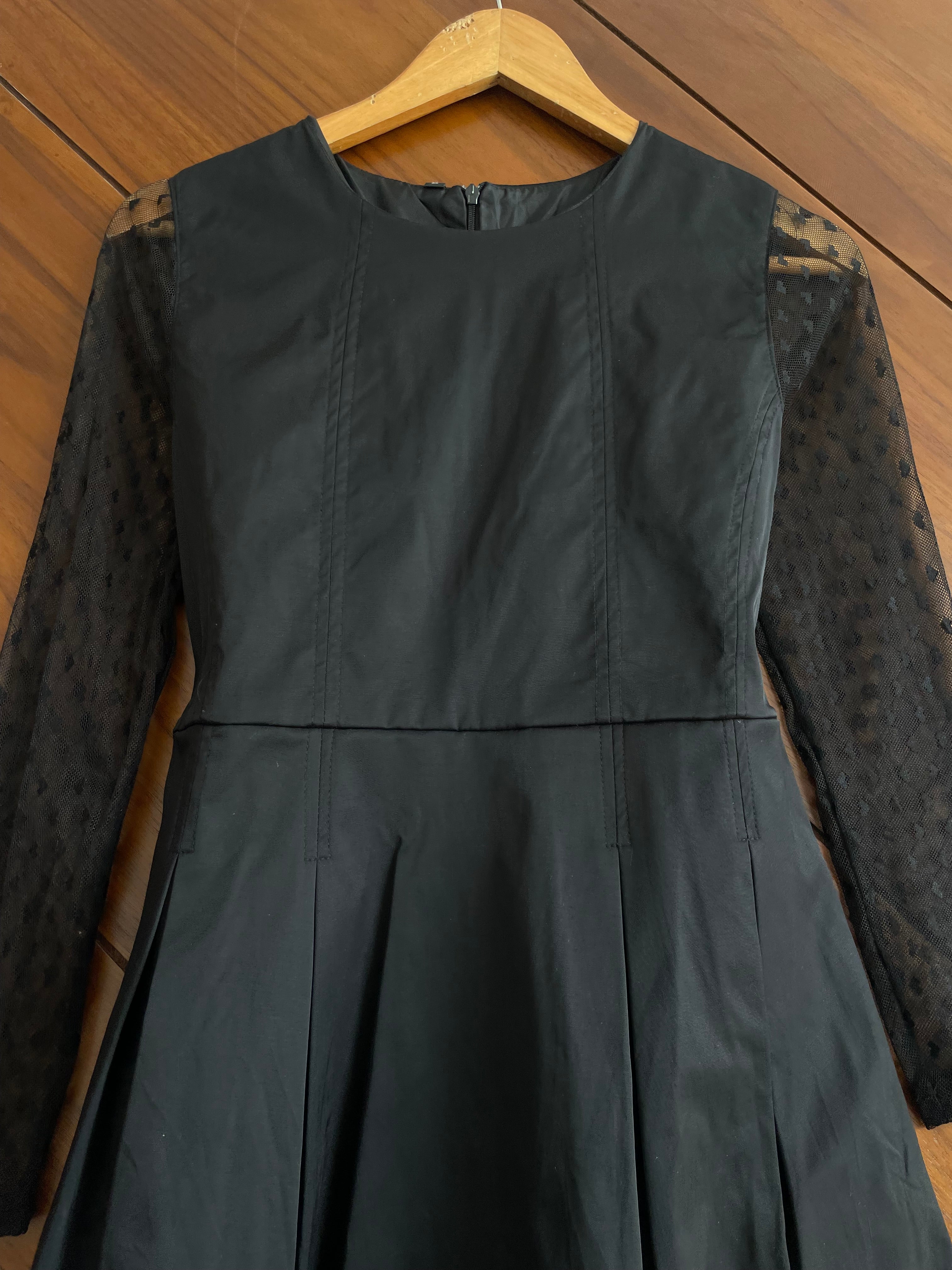 Black Lace Sleeve Dress-Bust 34 - Image 2