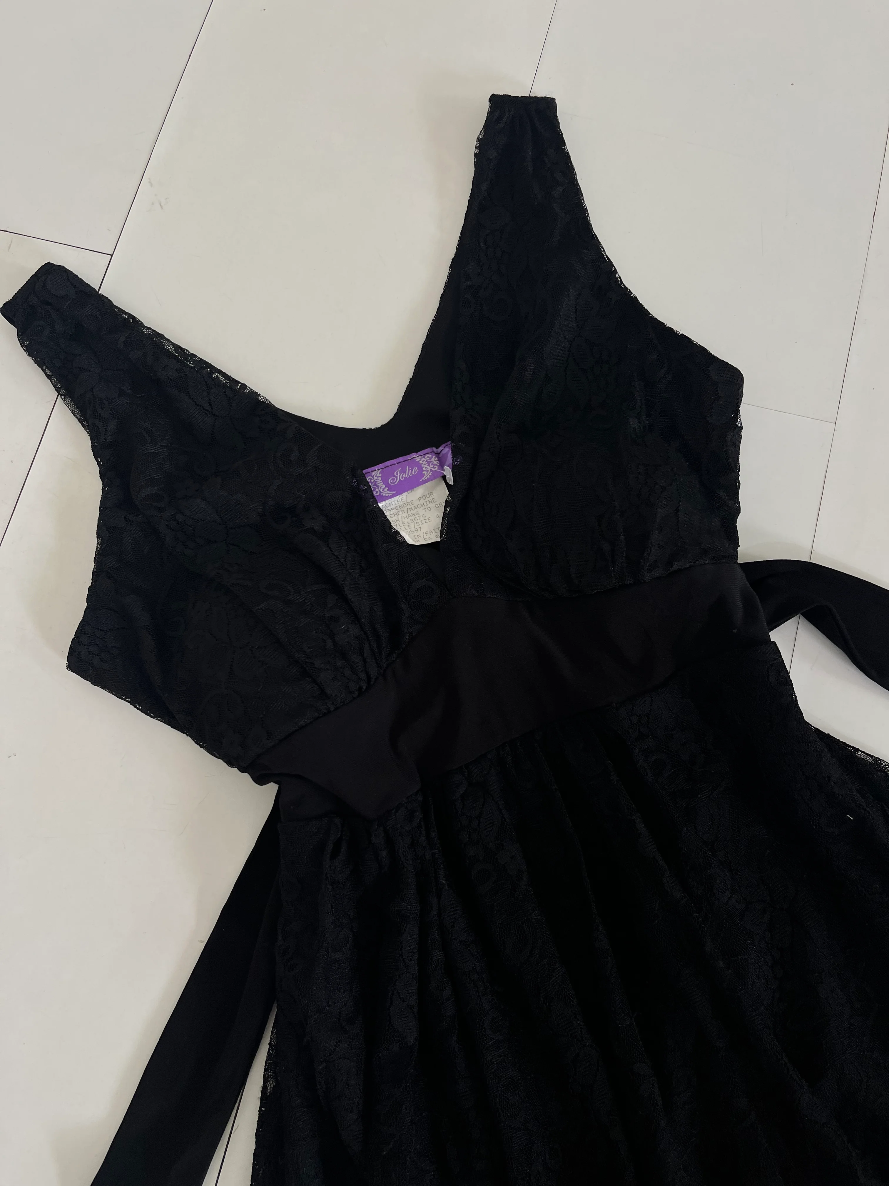 Jolie Lace Dress-Bust 32 to 34 - Image 2