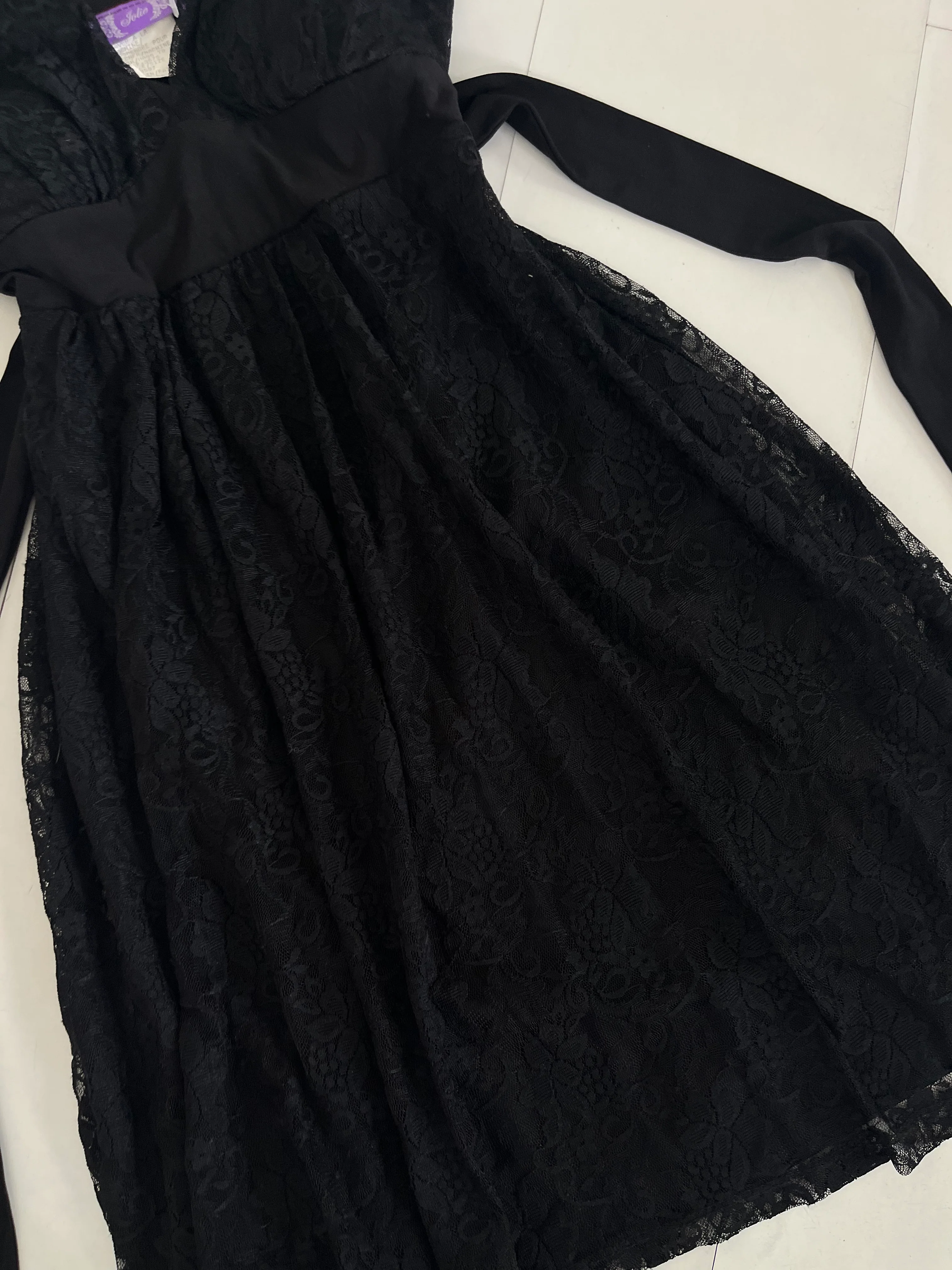 Jolie Lace Dress-Bust 32 to 34 - Image 3