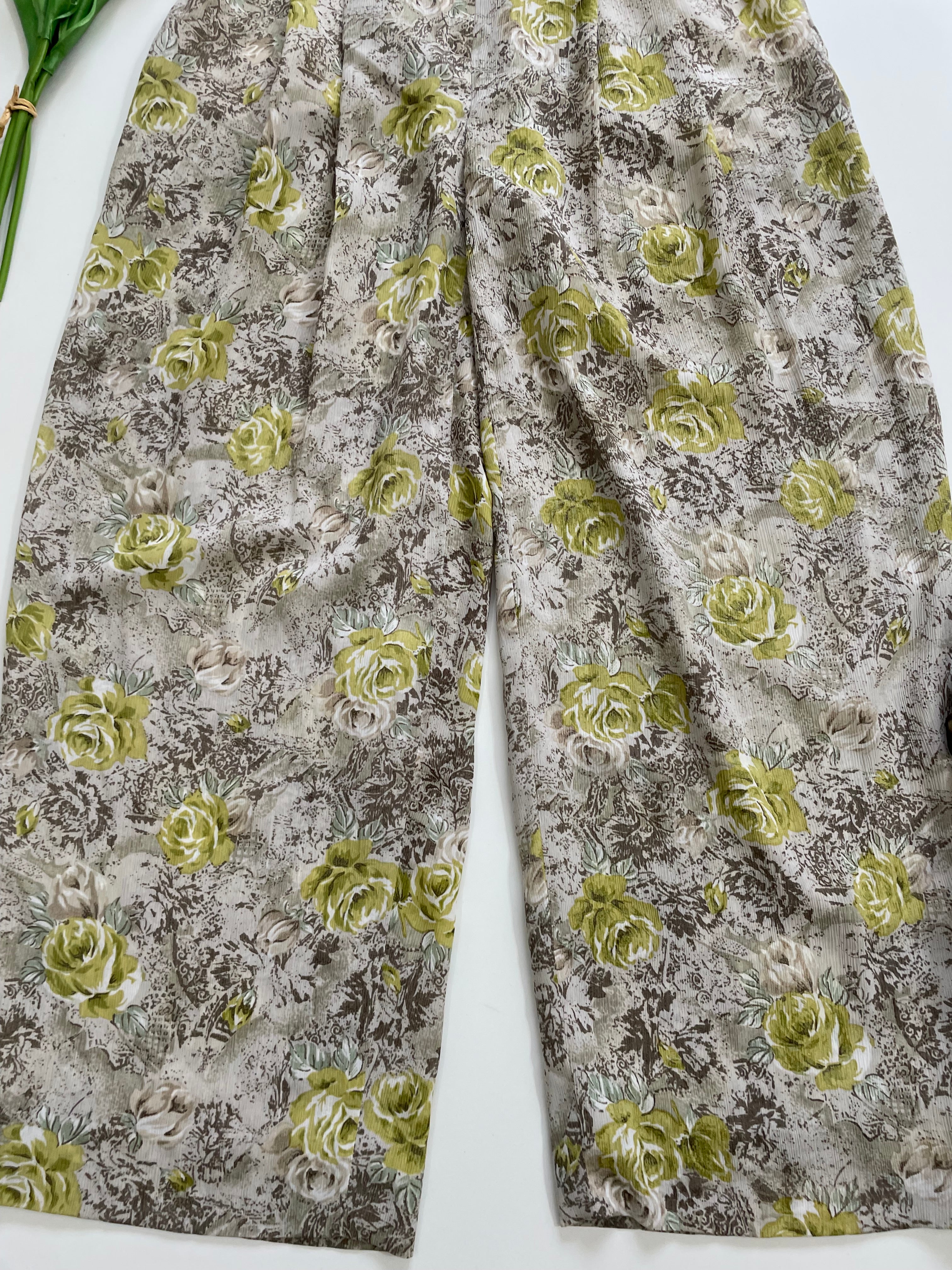Moddrin Floral Pants-Waist 26 - Image 3