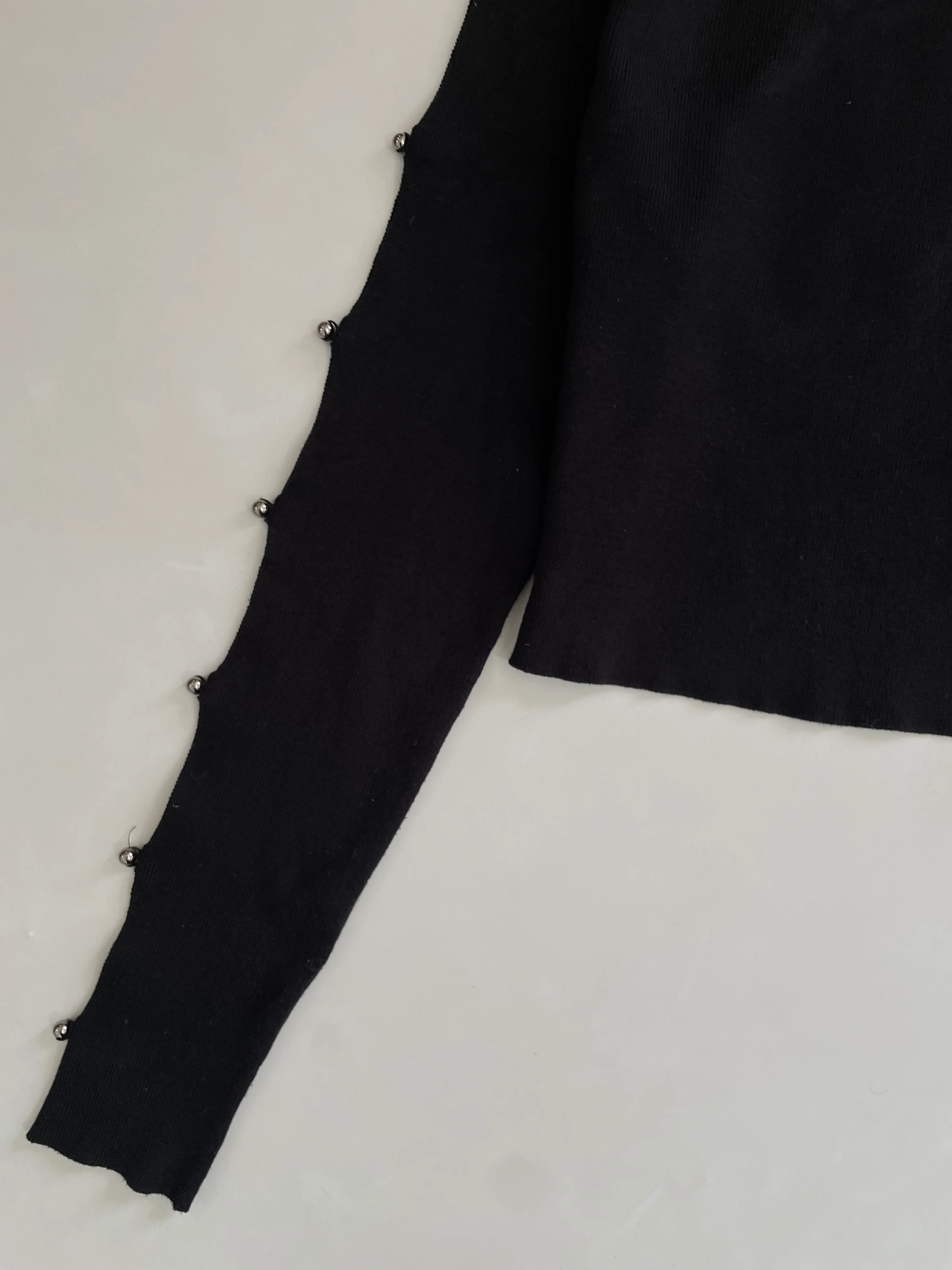 H&M Pre Winter Top-Bust 32 to 36 - Image 3