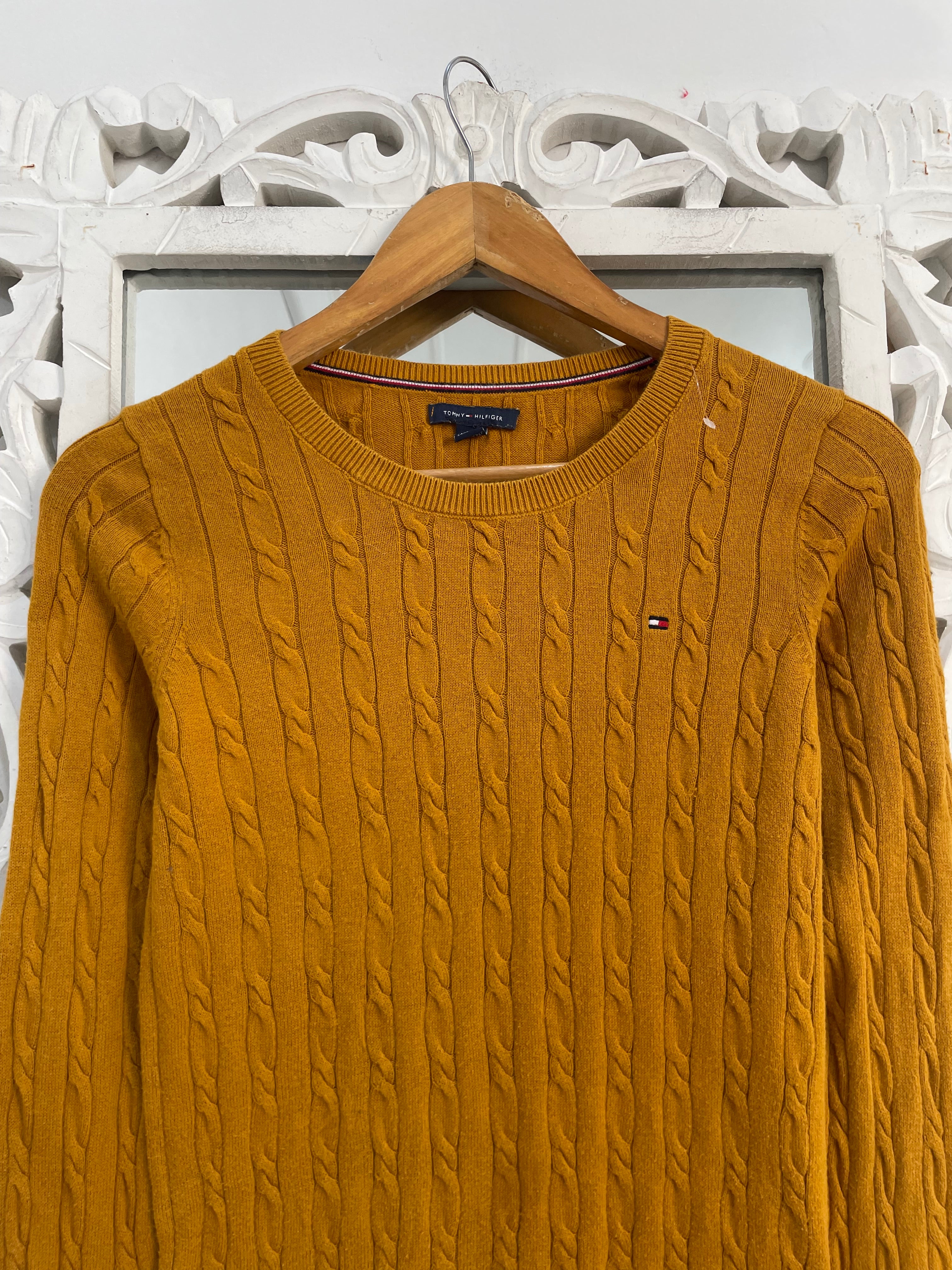 Premium Tommy Hilfiger Vintage Sweater-Bust 32 - Image 2