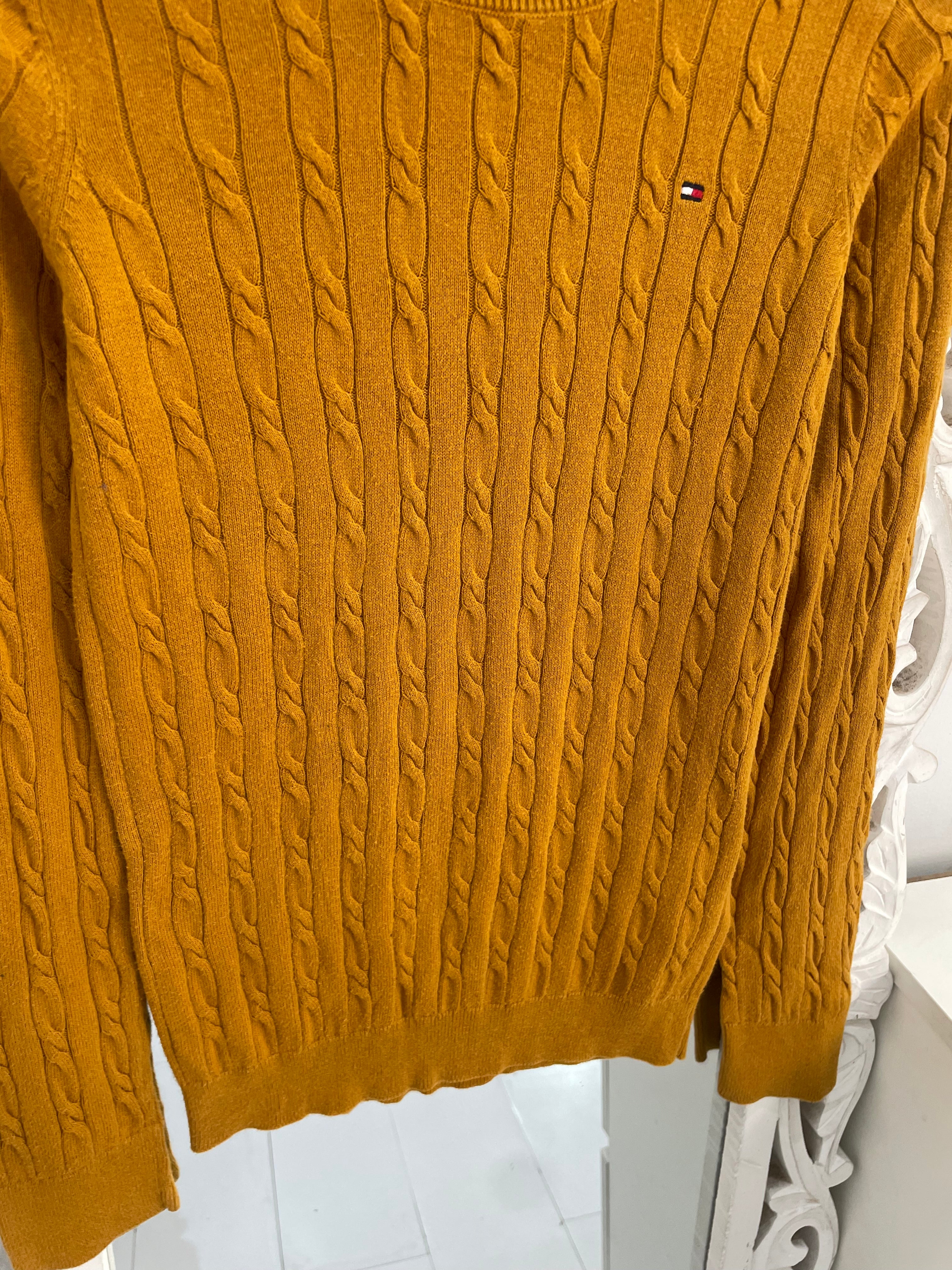 Premium Tommy Hilfiger Vintage Sweater-Bust 32 - Image 3